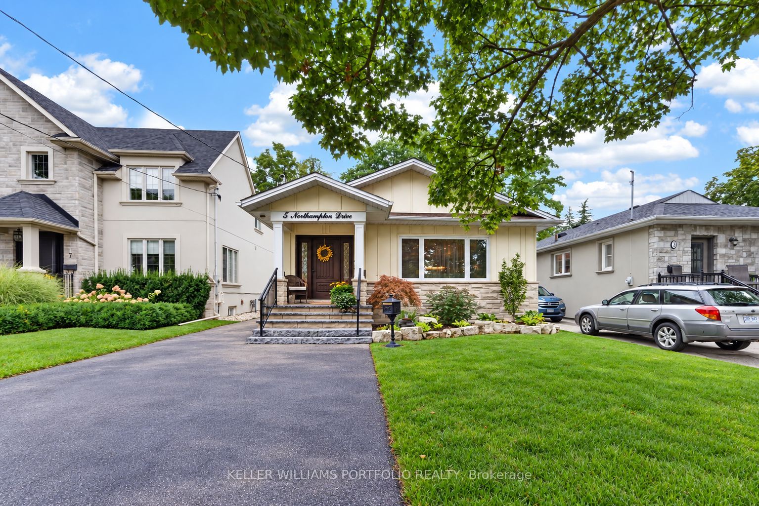 5 Northampton Drive, Toronto, ON M9B 4S5 photo 2