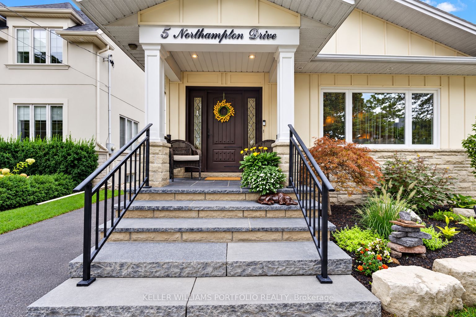 5 Northampton Drive, Toronto, ON M9B 4S5 photo 3