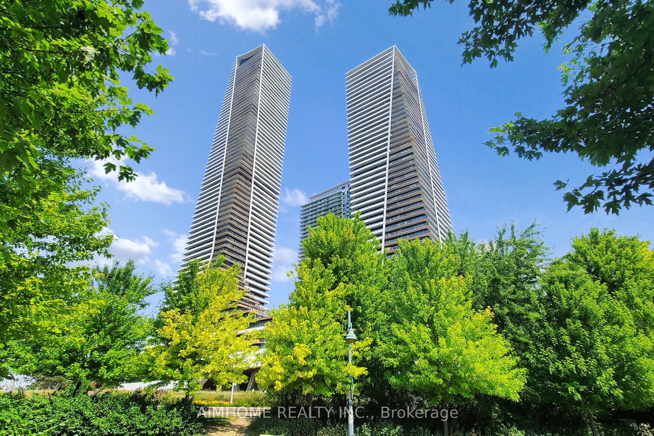 20 Shore Breeze Drive 2207, Toronto, ON M8V 0C7 photo 2