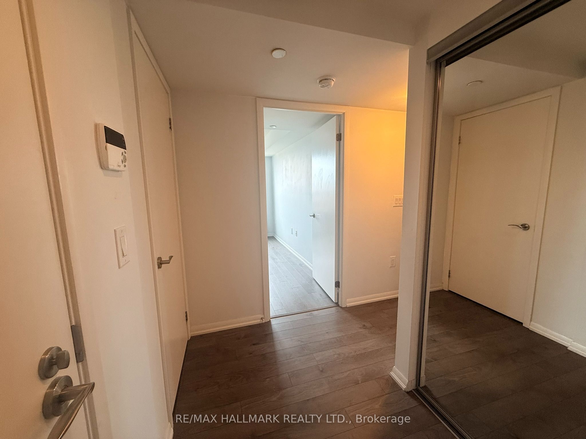 3091 Dufferin Street 208, Toronto, ON M6A 0C4 photo 3