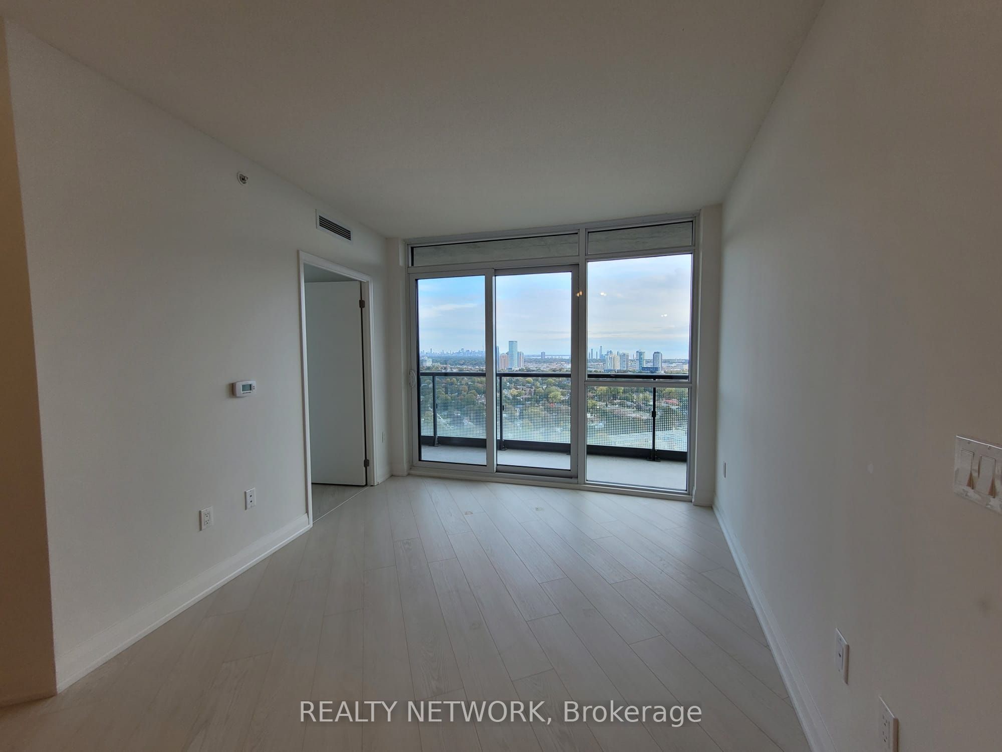 30 Gibbs Road 2807, Toronto, ON M9B 0E4 photo 5