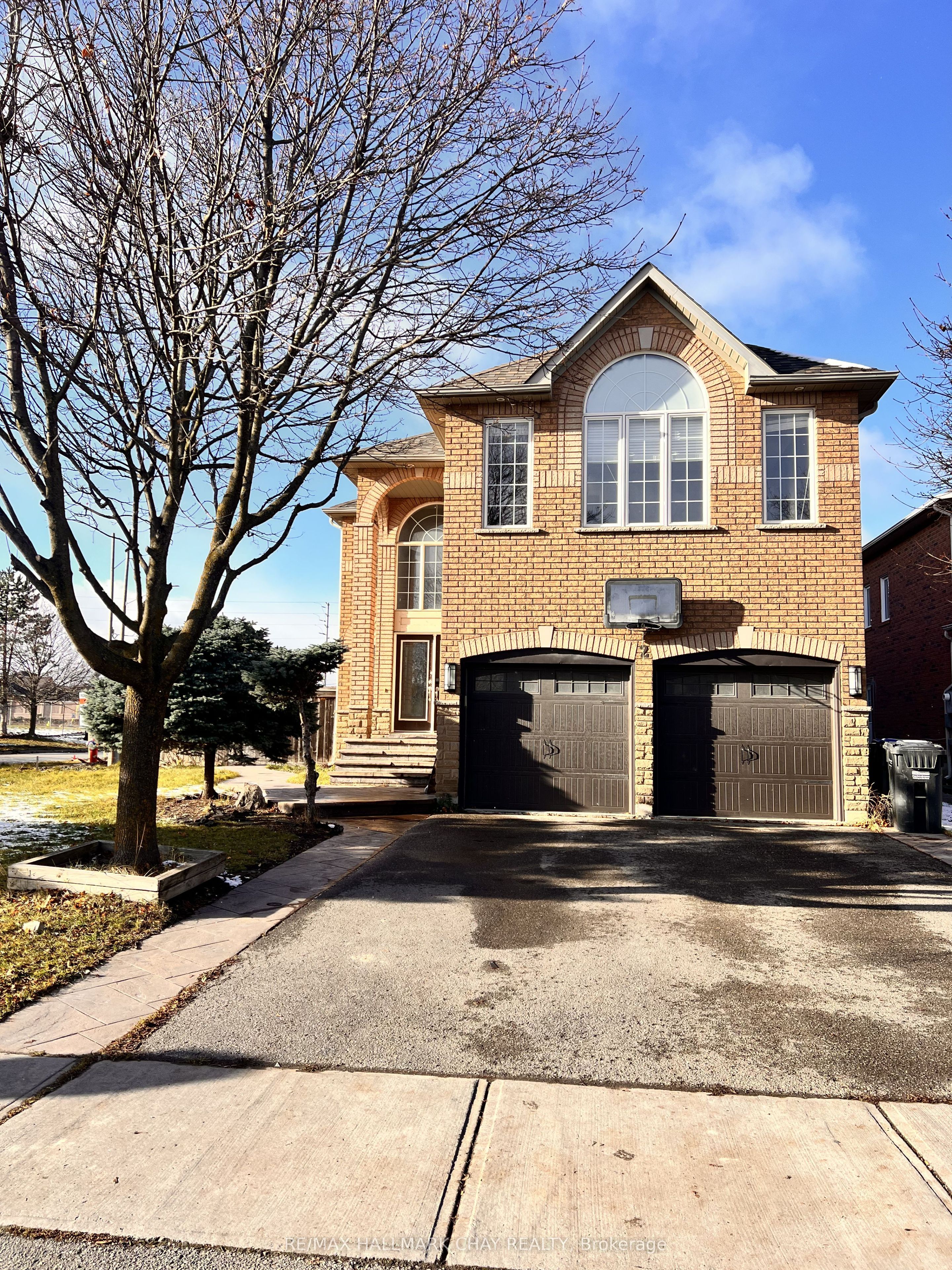 2 Southbend Drive S, Brampton, ON L7A 1J4