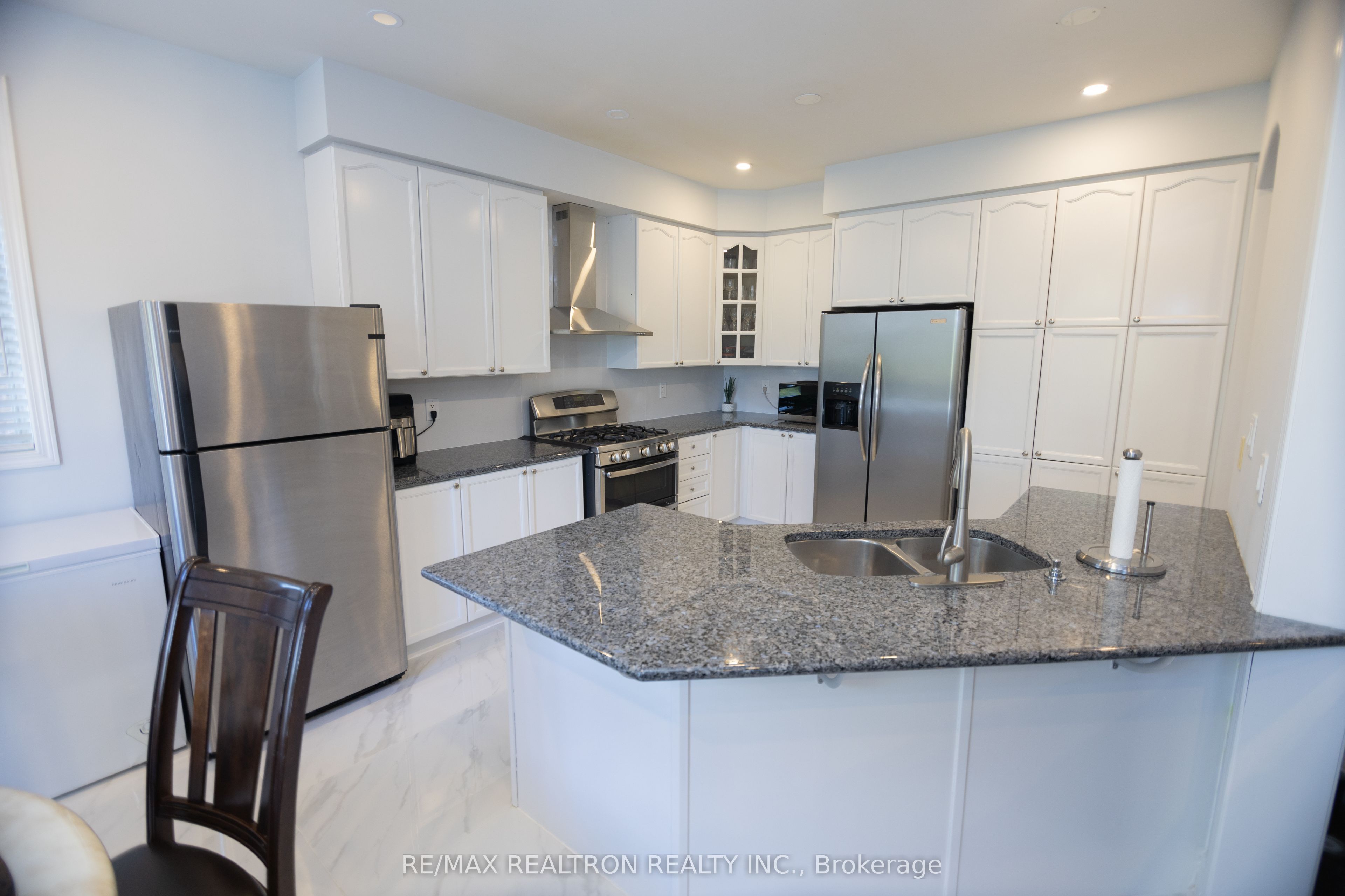 34 Catchfly Crescent, Brampton, ON L6P 2H9 photo 4