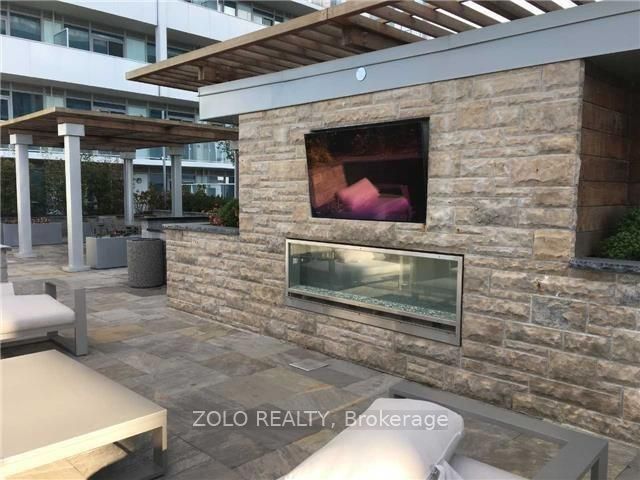 65 Speers Road 1406, Oakville, ON L6K 3V5 photo 3