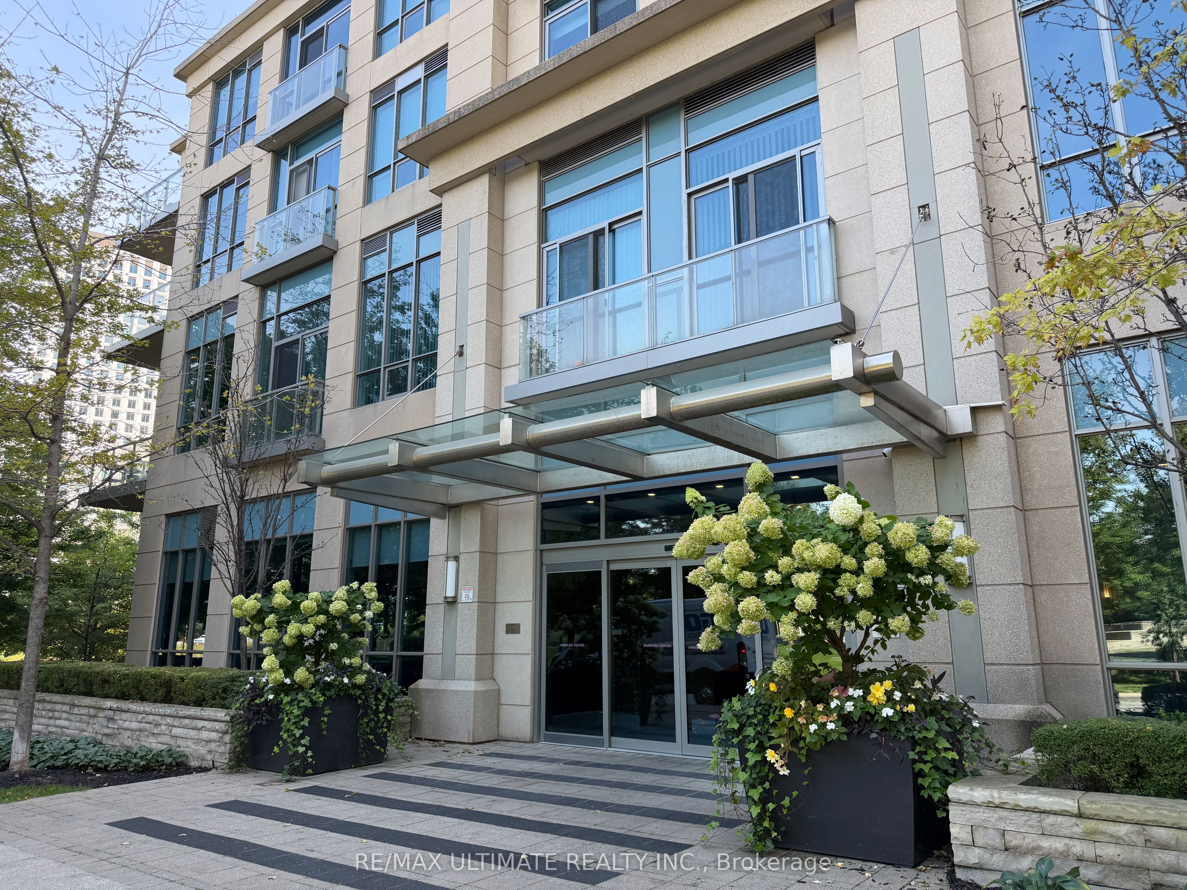 15 Viking Lane 605, Toronto, ON M9B 0A4
