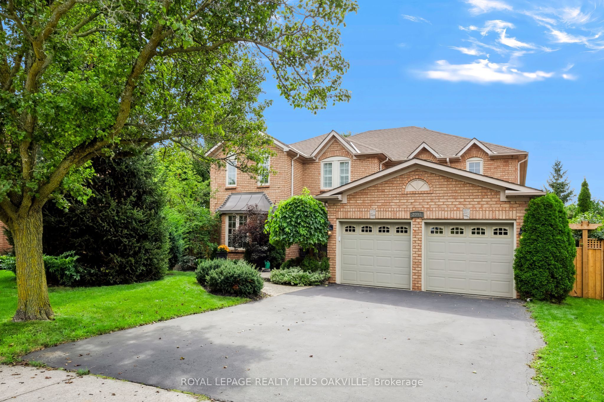2097 Innkeeper Court, Oakville, ON L6M 3A2 photo 3