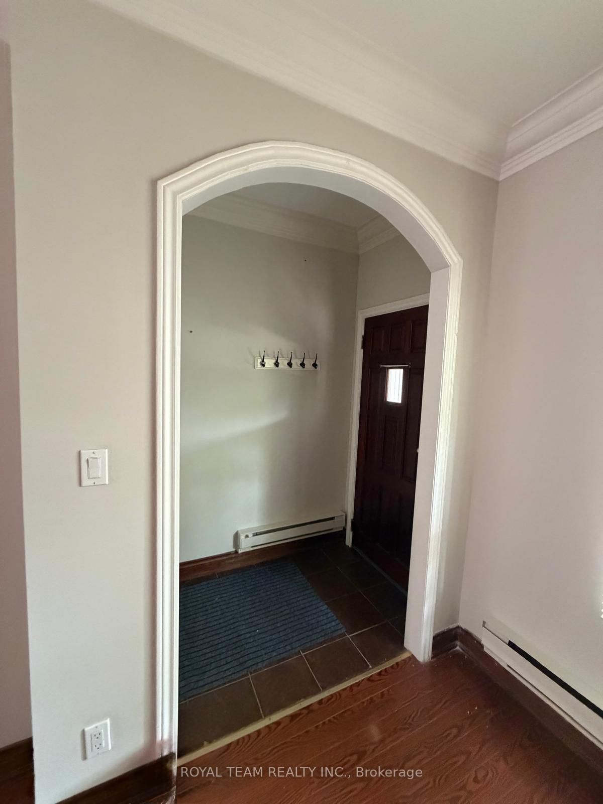 54 Maher Avenue Upper, Toronto, ON M6P 1G6 photo 2