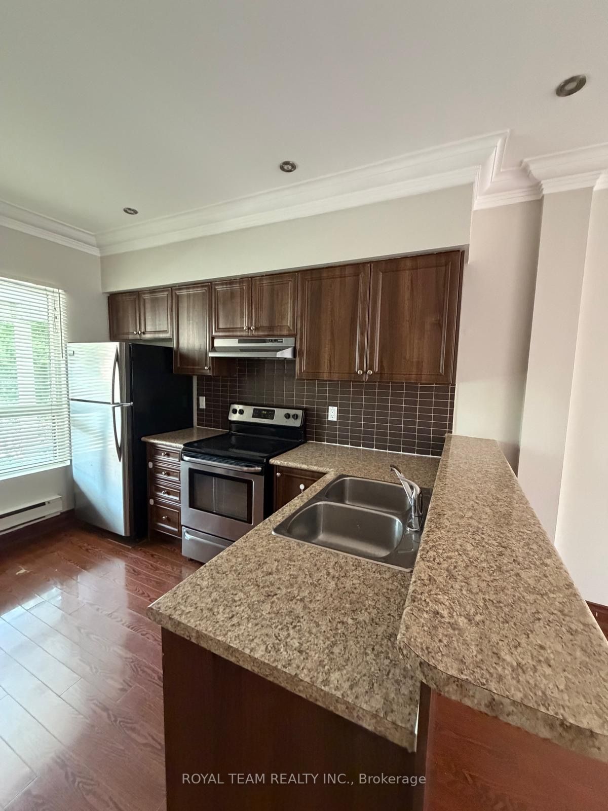 54 Maher Avenue Upper, Toronto, ON M6P 1G6 photo 4
