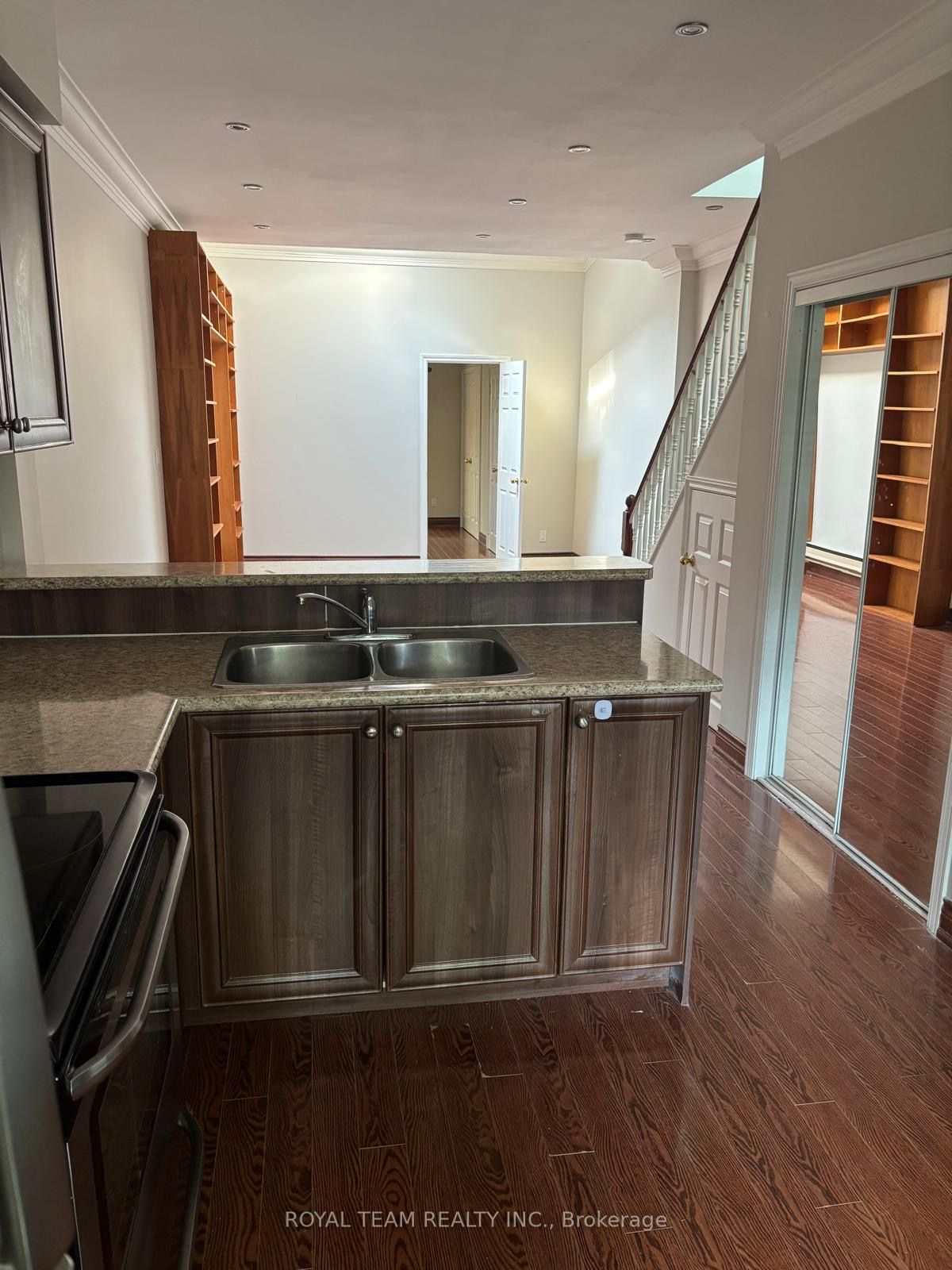 54 Maher Avenue Upper, Toronto, ON M6P 1G6 photo 5