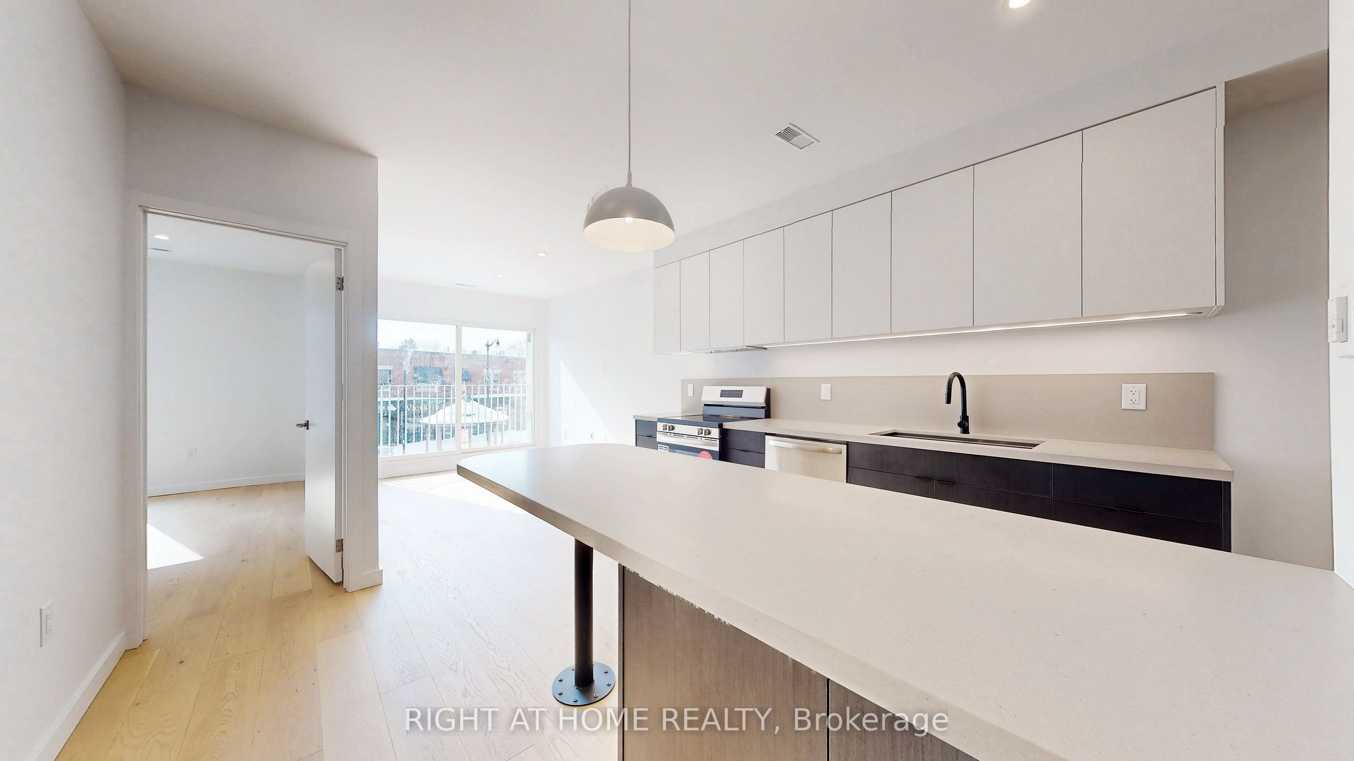 3122 Dundas Street W Unit 3, Toronto, ON M6P 2A1