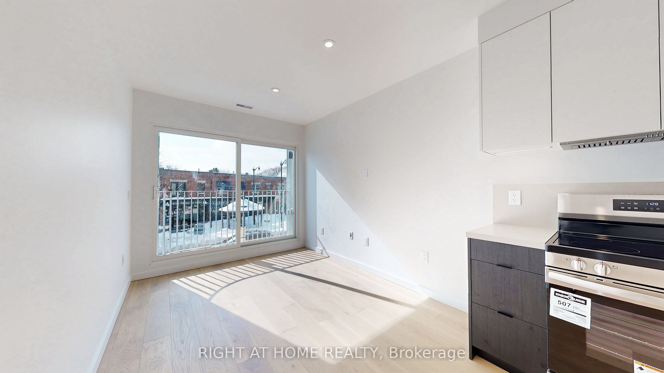 3122 Dundas Street W Unit 3, Toronto, ON M6P 2A1 photo 5