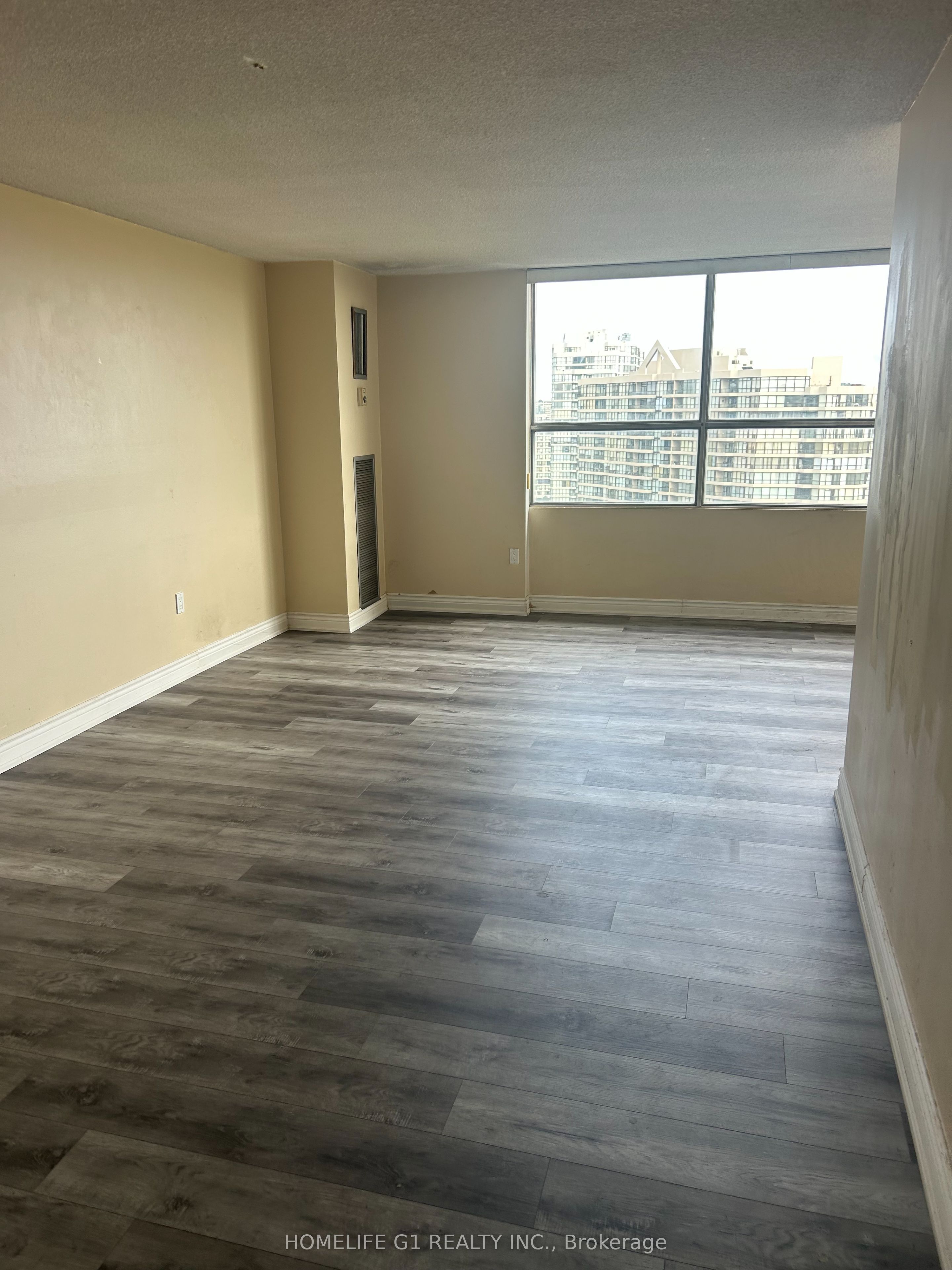 40 Panorama Court 1803, Toronto, ON M9V 4M1 photo 2