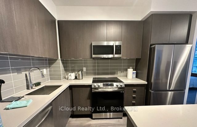 4655 Metcalfe Avenue 1105, Mississauga, ON L5M 0Z7 photo 2