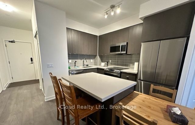 4655 Metcalfe Avenue 1105, Mississauga, ON L5M 0Z7 photo 3