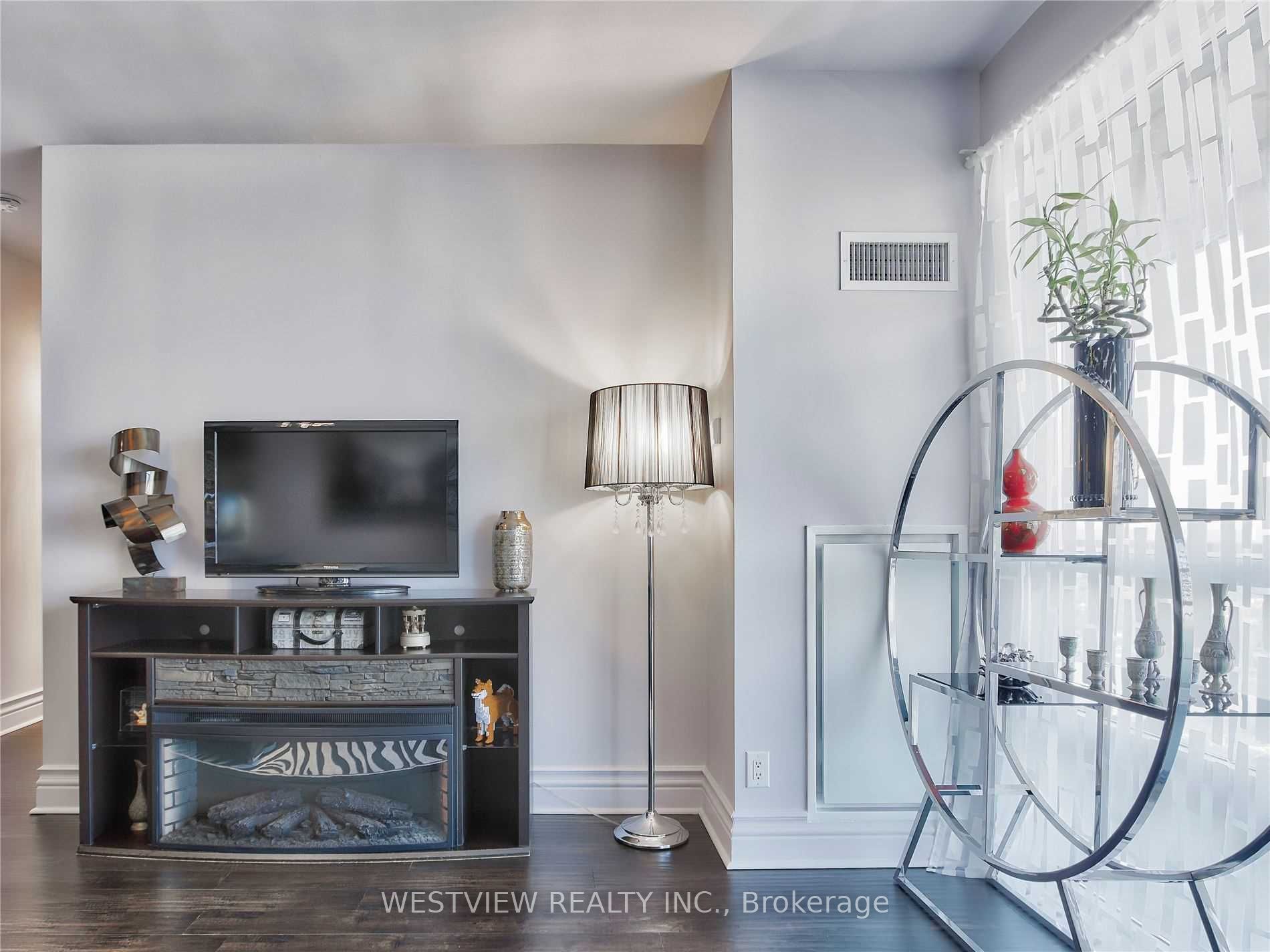16 Brookers Lane Uph-03, Toronto, ON M8V 0A5 photo 4