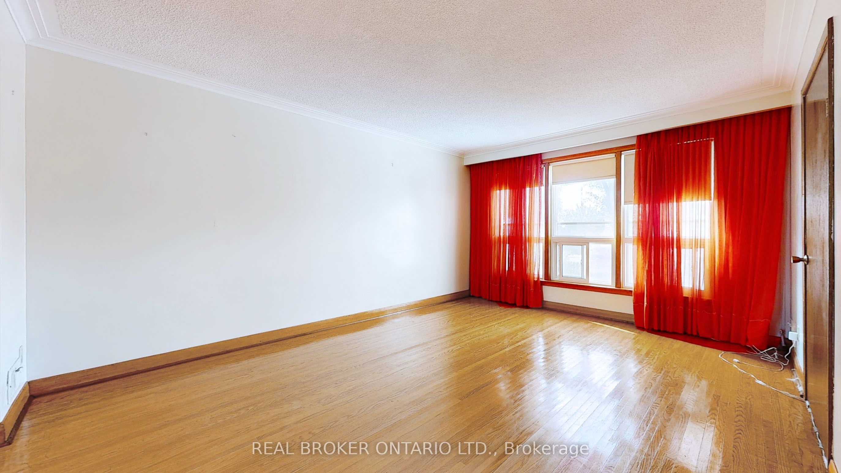 3241 Dufferin Street, Toronto, ON M6A 2T2 photo 4