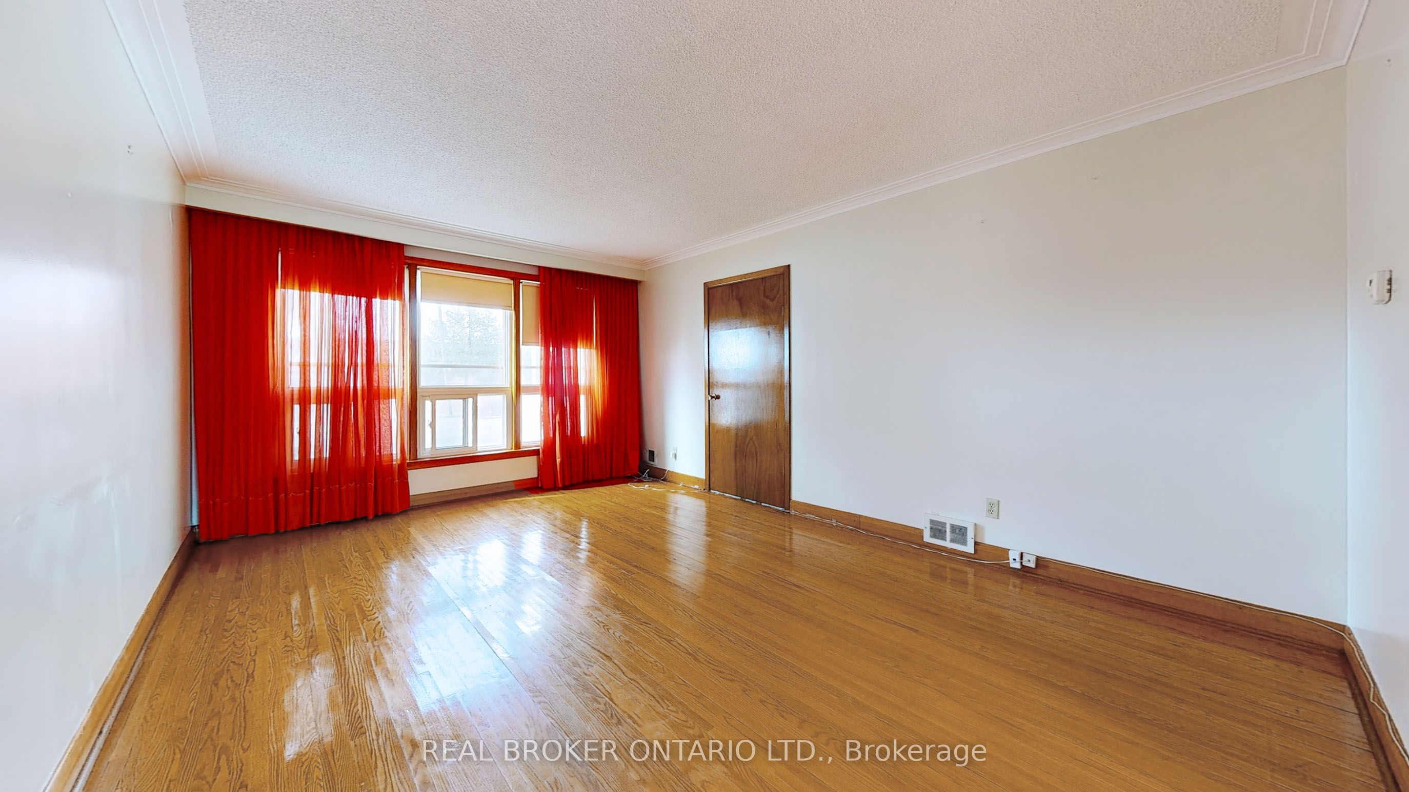3241 Dufferin Street, Toronto, ON M6A 2T2 photo 5