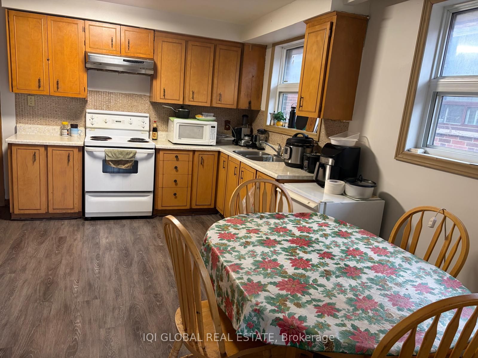 14 Songwood Drive, Toronto, ON M9M 1X3 photo 3