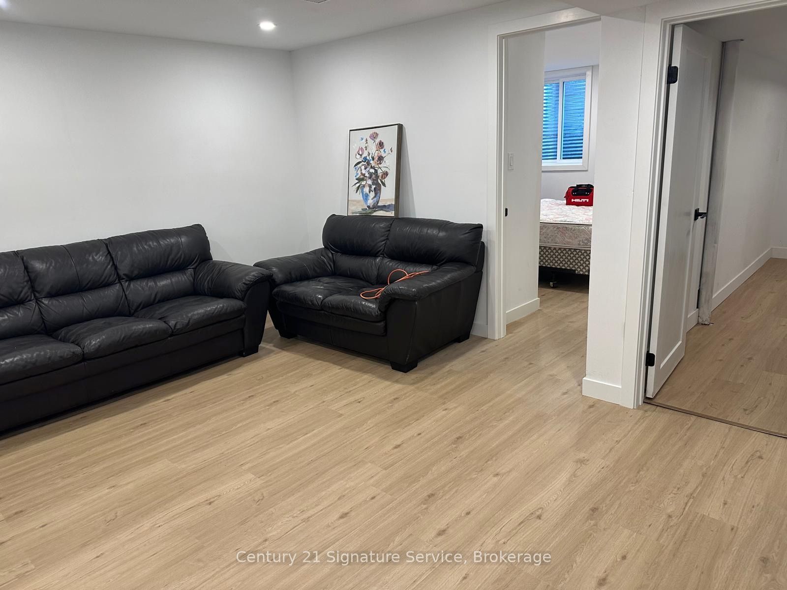 2579 Lundene Road N, Mississauga, ON L5J 3Y9 photo 4