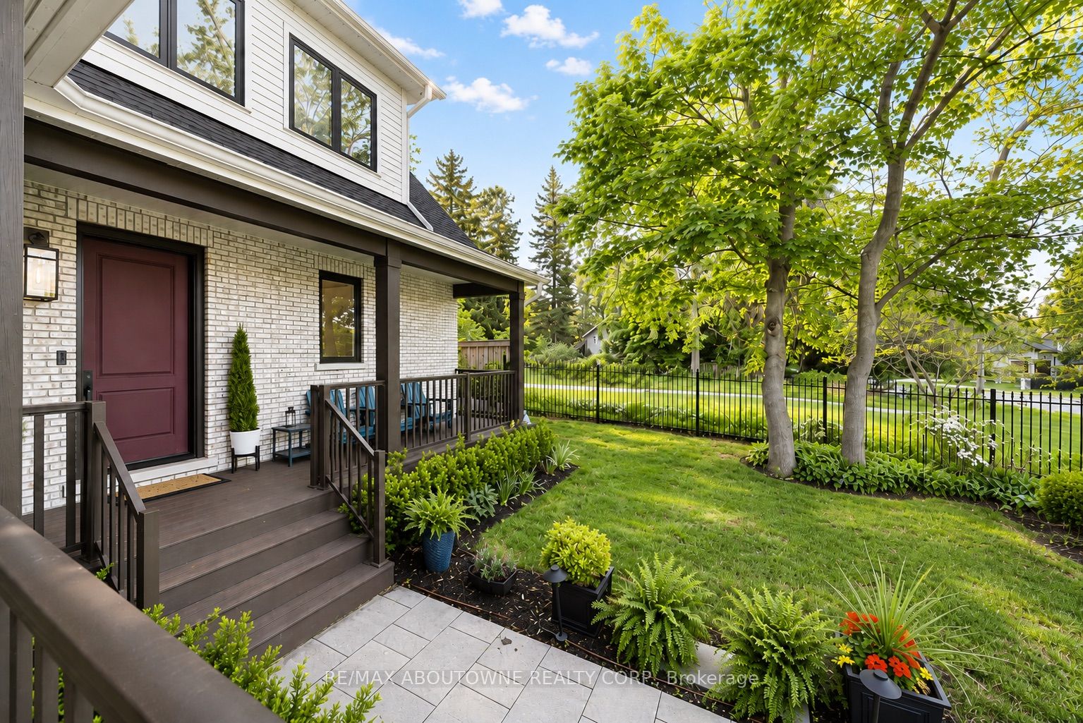 489 Lakeshore Road W, Oakville, ON L6K 1G4 photo 5