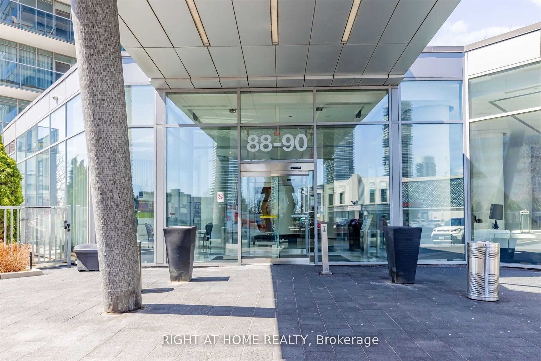 88 Park Lawn Rd Road 1010, Toronto, ON M8Y 0B5 photo 2