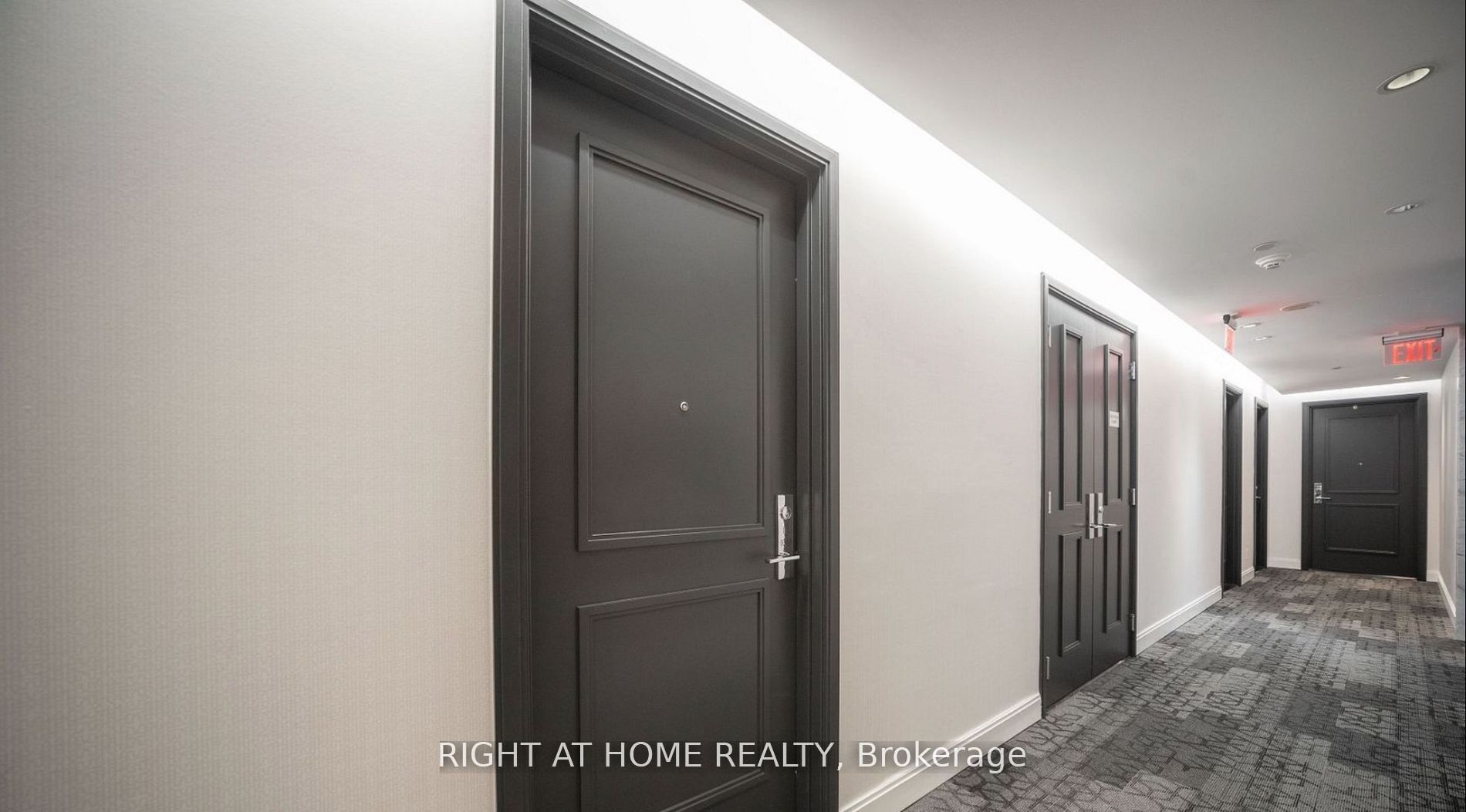88 Park Lawn Rd Road 1010, Toronto, ON M8Y 0B5 photo 5
