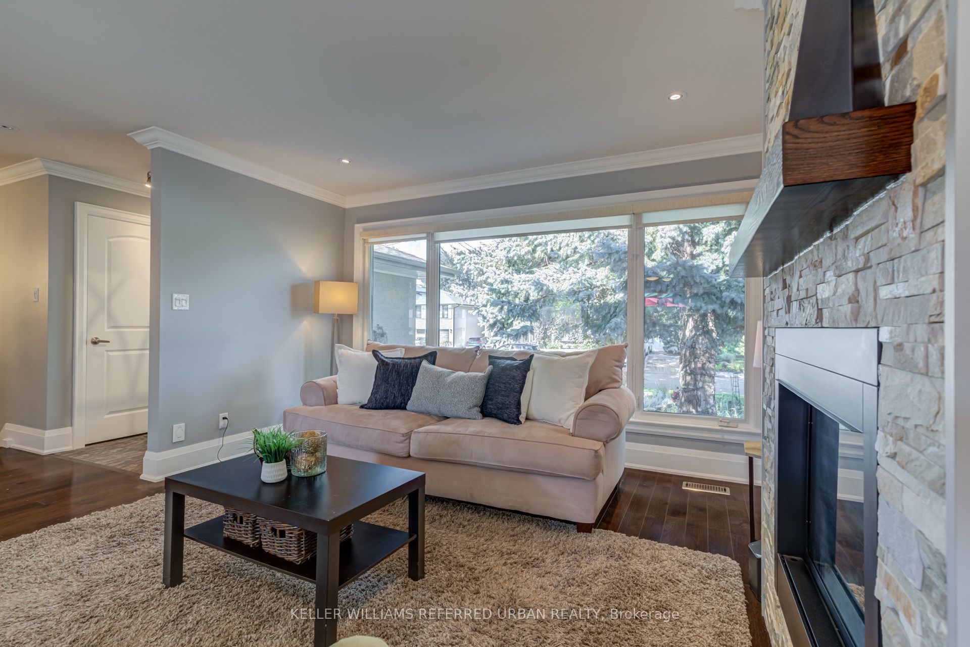 1508 Holburne Road, Mississauga, ON L5E 2L6 photo 4