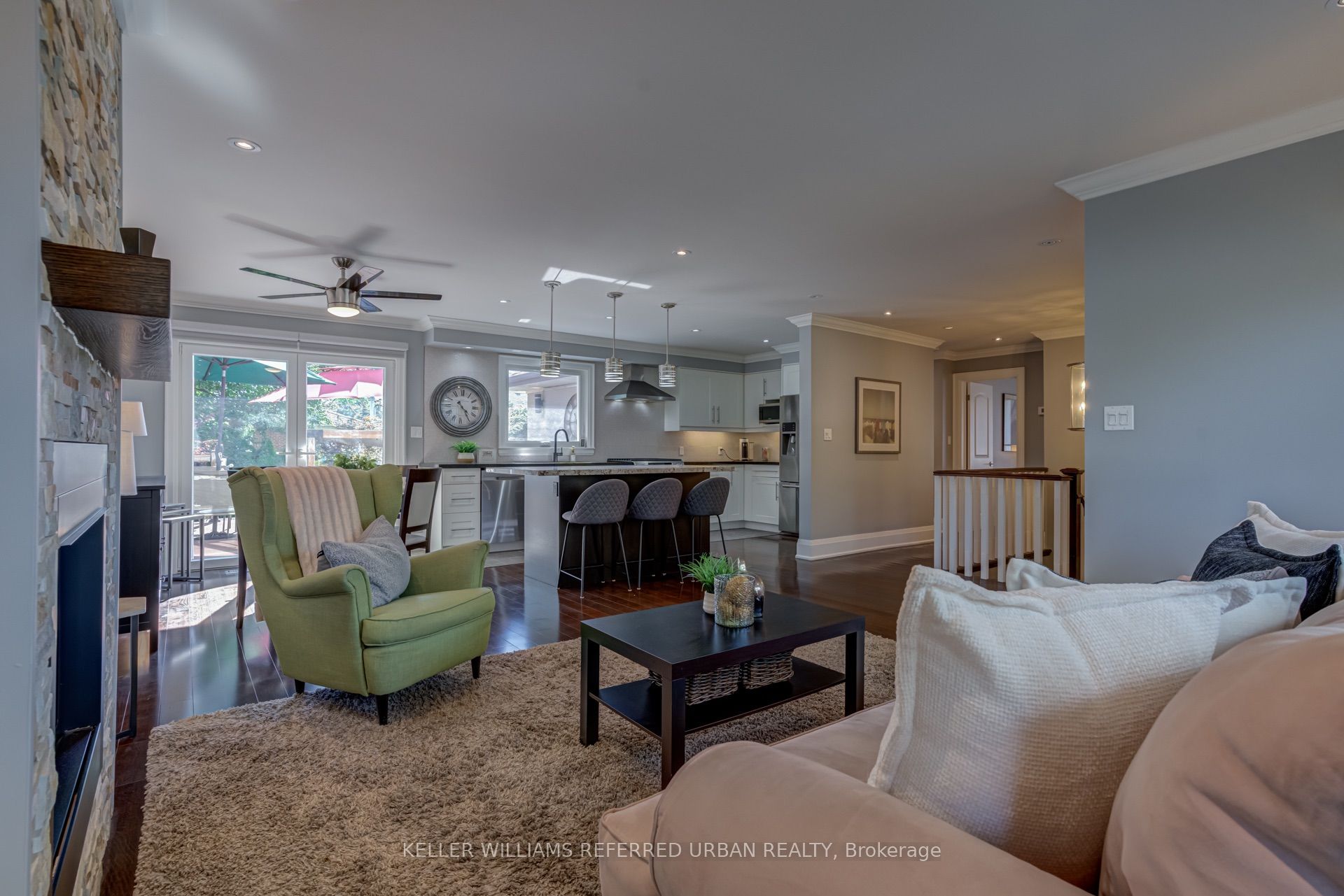 1508 Holburne Road, Mississauga, ON L5E 2L6 photo 5