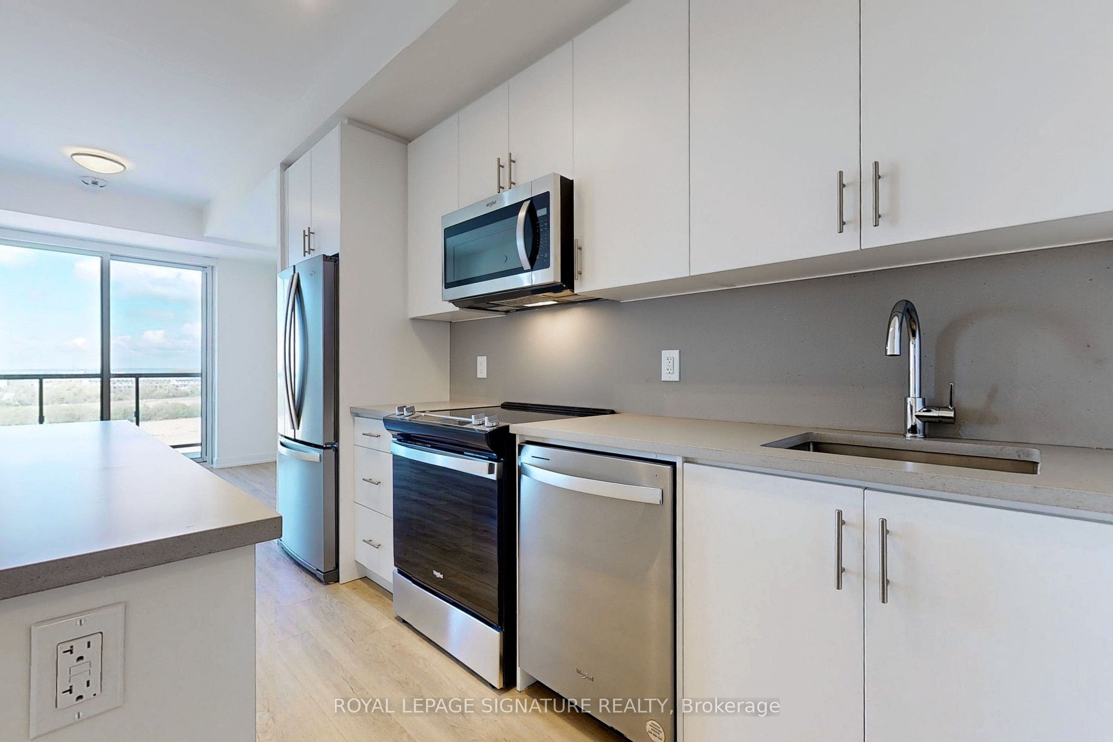 335 Wheat Boom Drive 613, Oakville, ON L6H 7Y1 photo 2