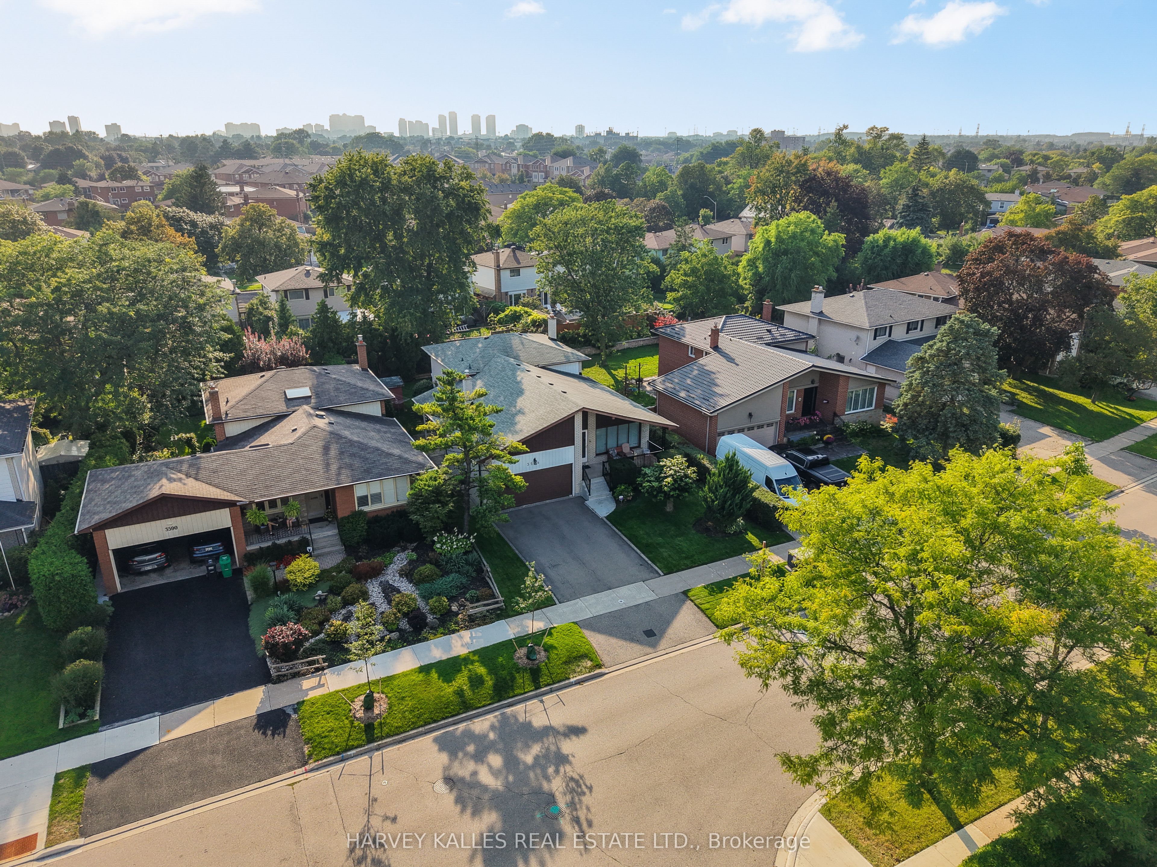 3594 Autumn Harvest Drive, Mississauga, ON L4Y 3S1 photo 3