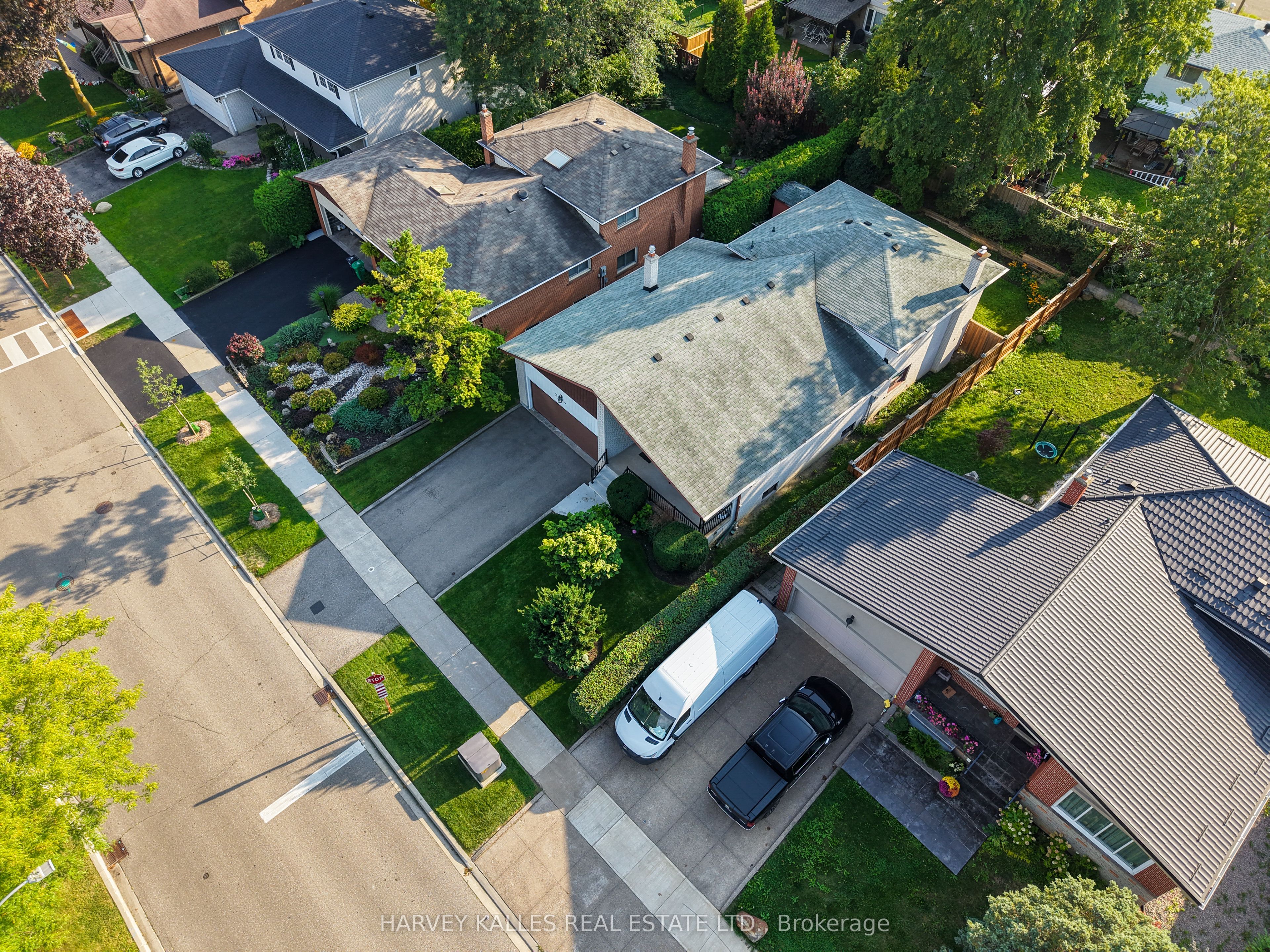 3594 Autumn Harvest Drive, Mississauga, ON L4Y 3S1 photo 4