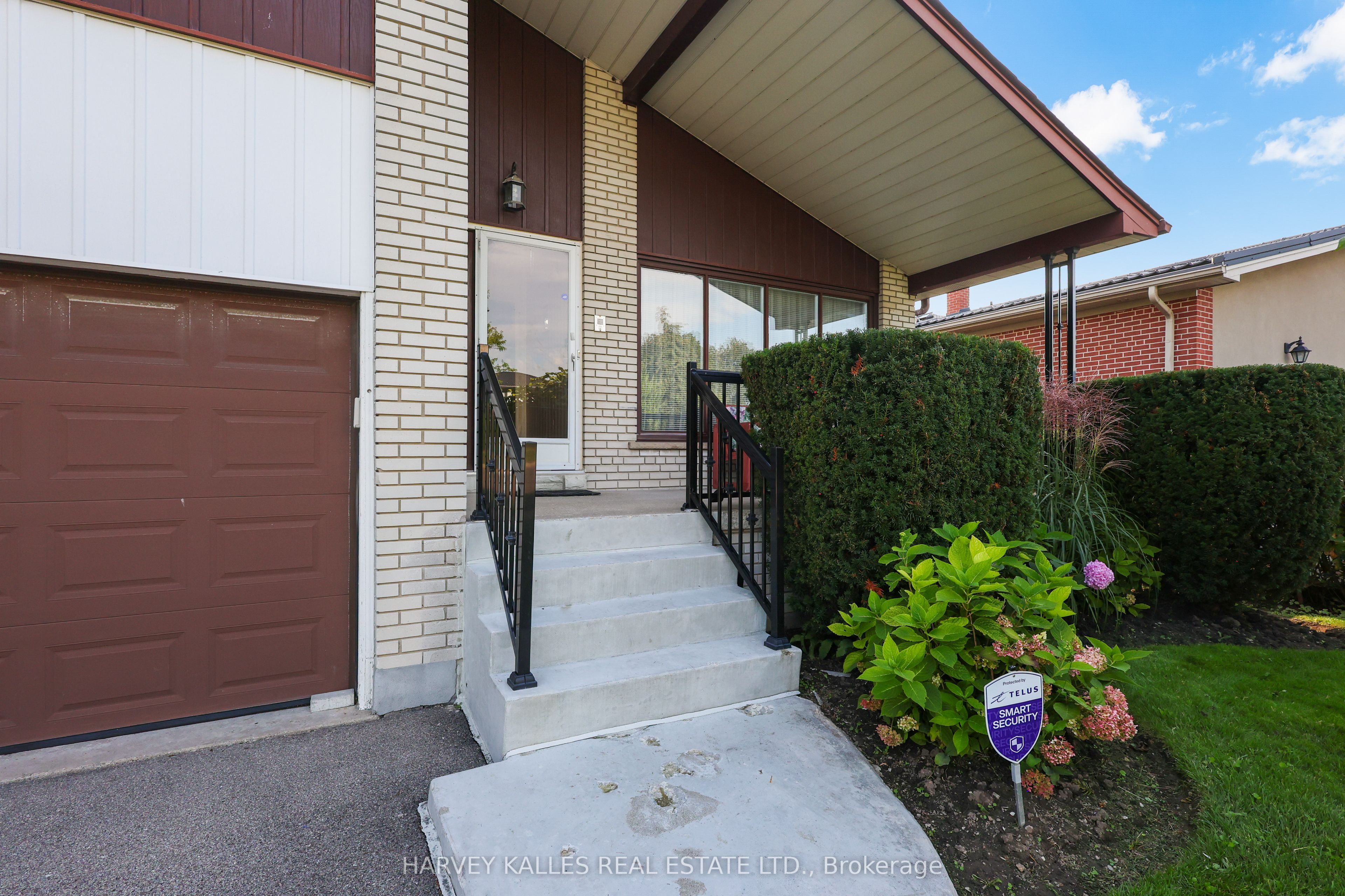 3594 Autumn Harvest Drive, Mississauga, ON L4Y 3S1 photo 5