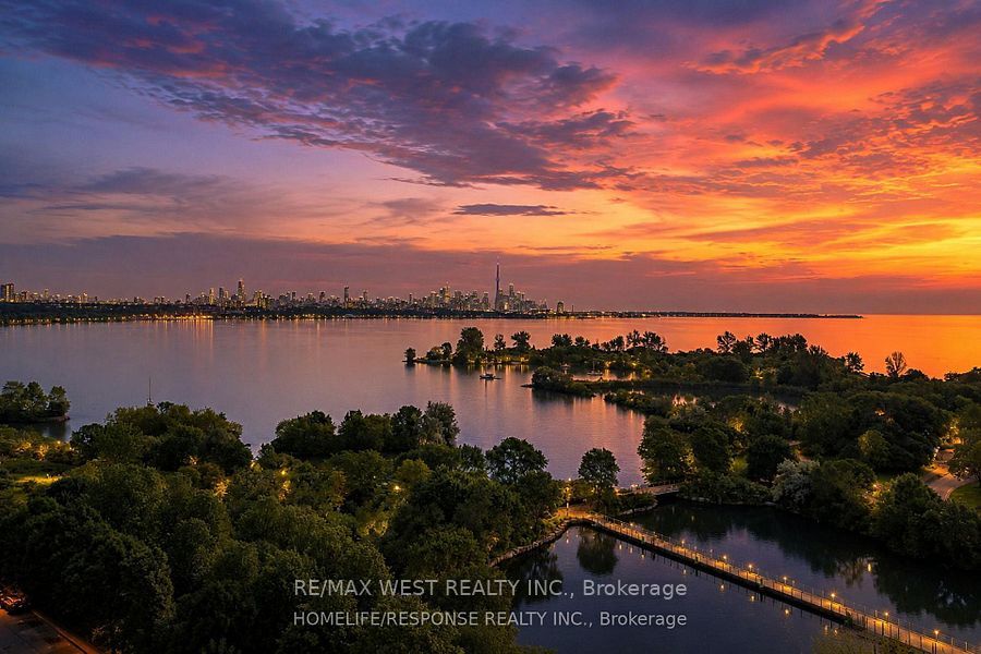 20 Shore Breeze Drive 3206, Toronto, ON M8V 0C7 photo 2