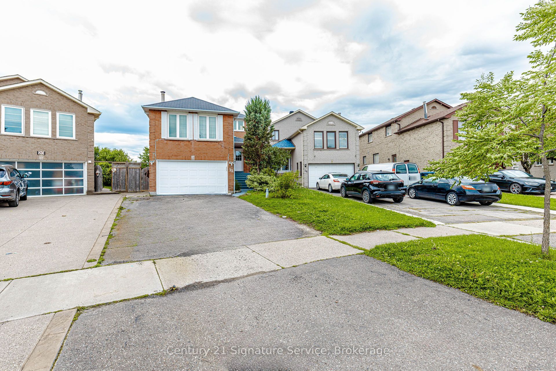 22 Merganser Crescent, Brampton, ON L6W 4E8 photo 2
