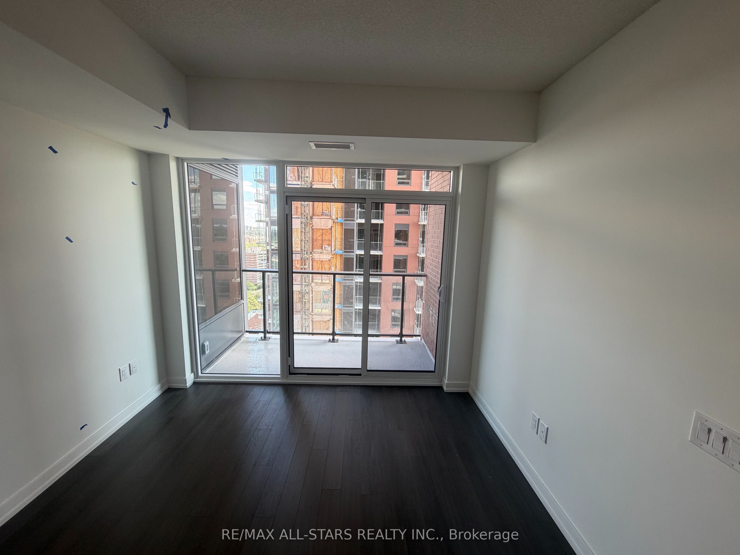 4010 Eglinton Avenue W 1922, Toronto, ON M9A 0G5 photo 3