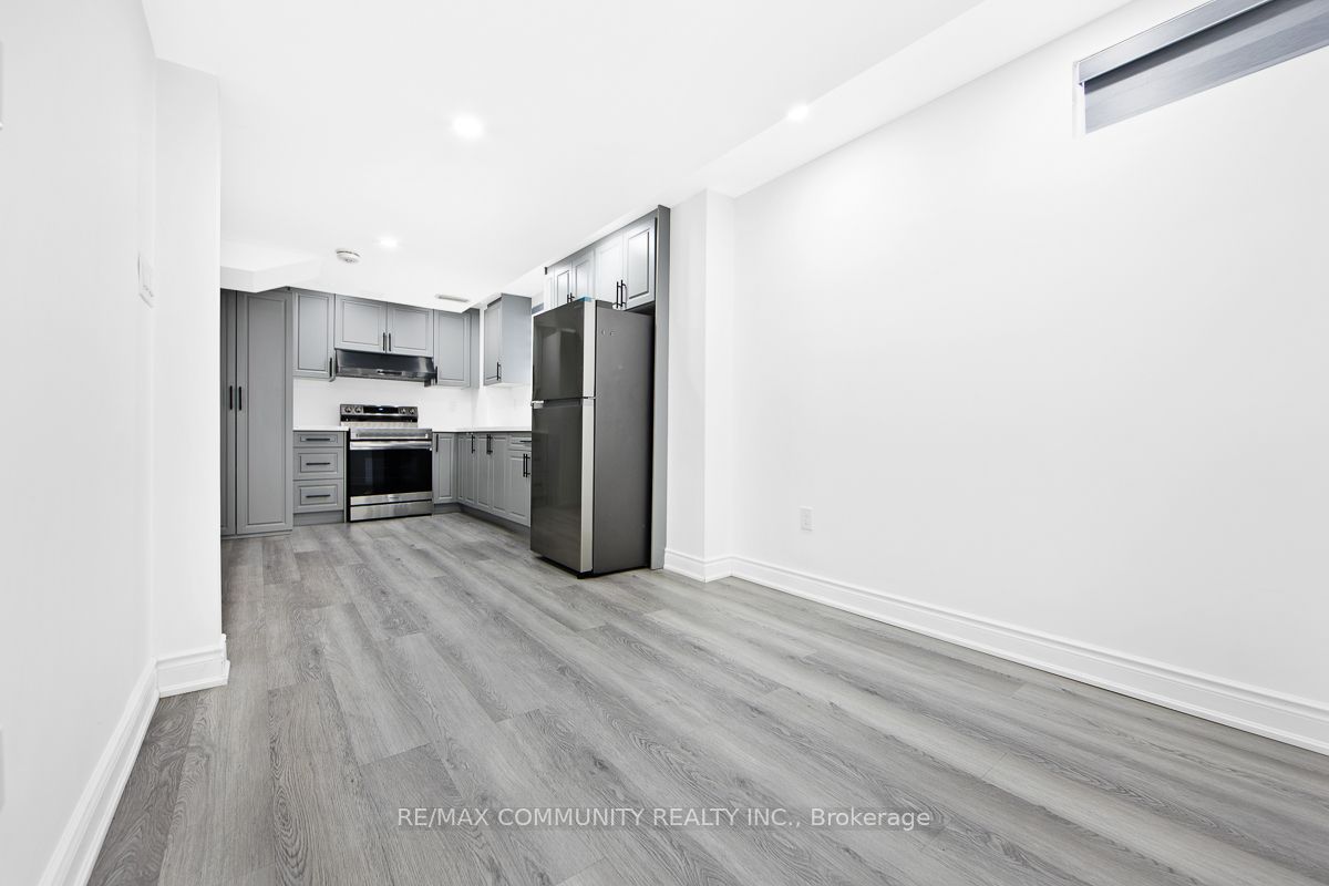 64 Fallstar Crescent Bsmt, Brampton, ON L7A 2J7 photo 4