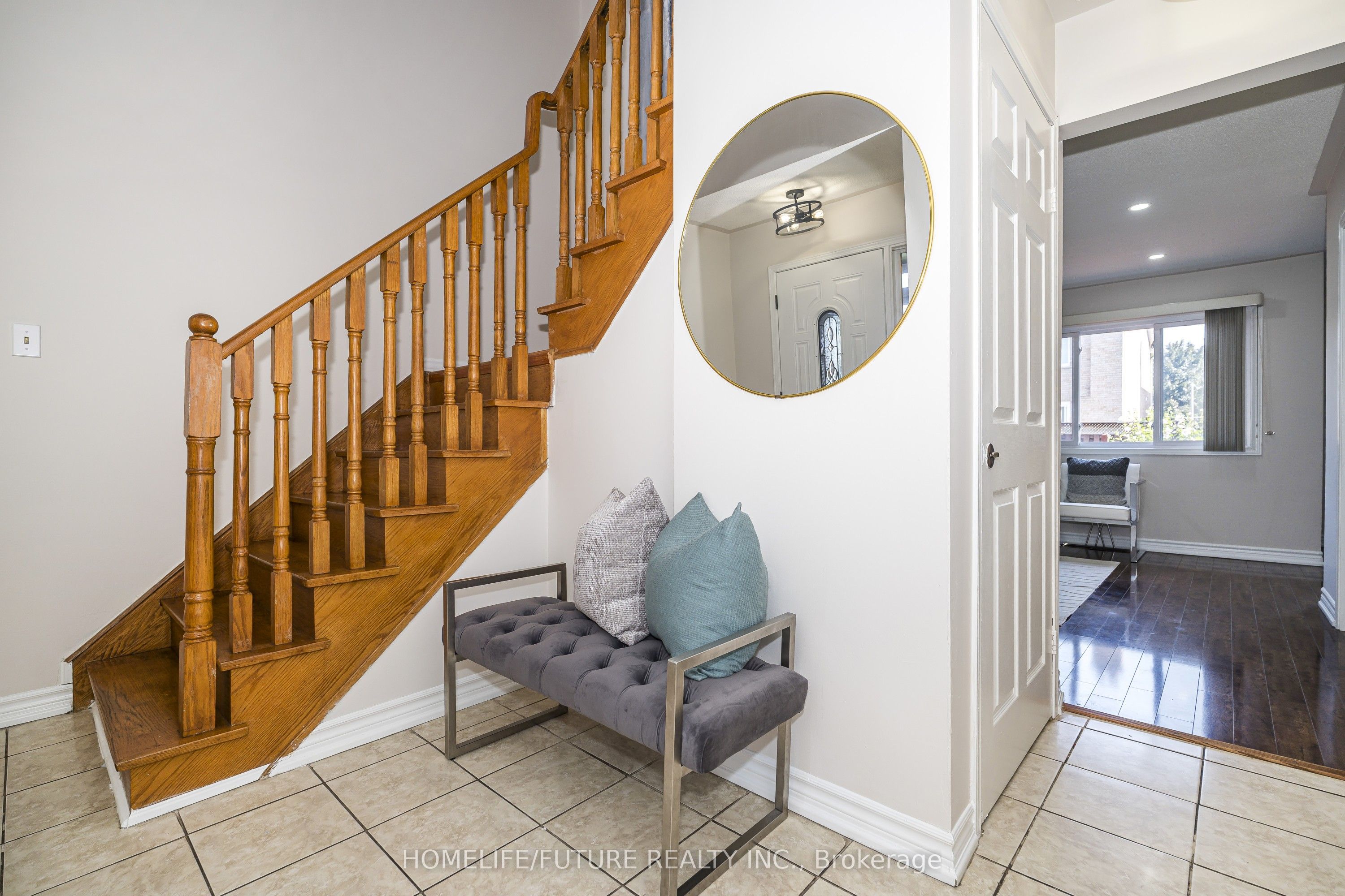 48 Creditstone Road, Brampton, ON L6Y 4G1 photo 3