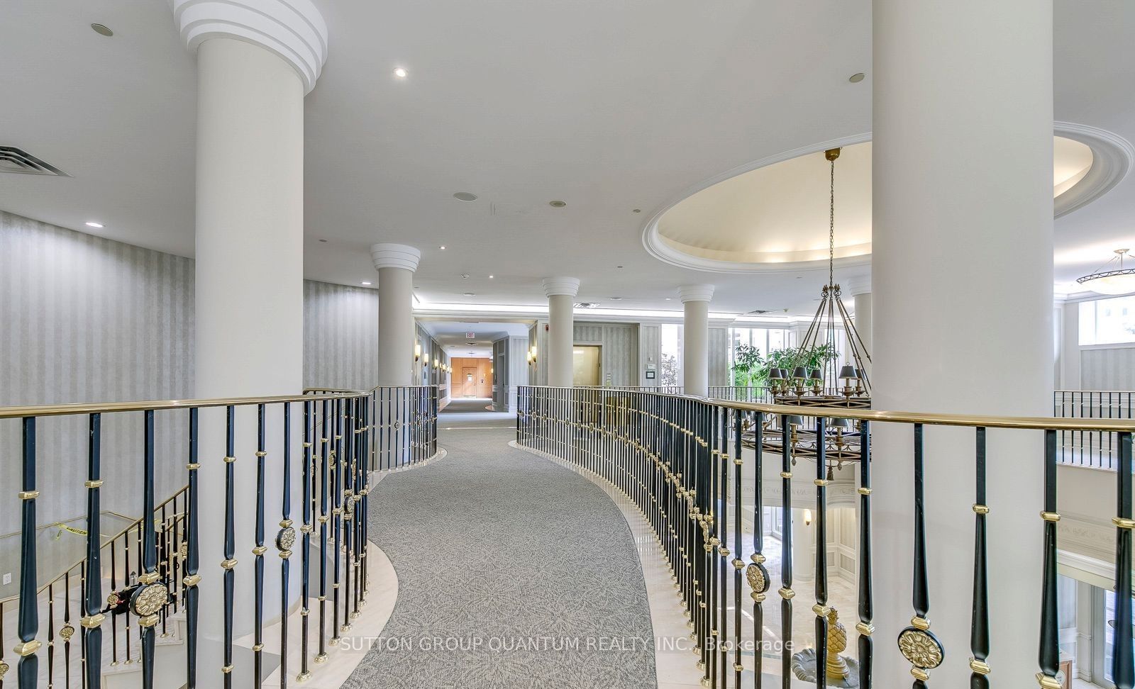 25 Kingsbridge Garden Circle 1123, Mississauga, ON L5R 4B1 photo 3
