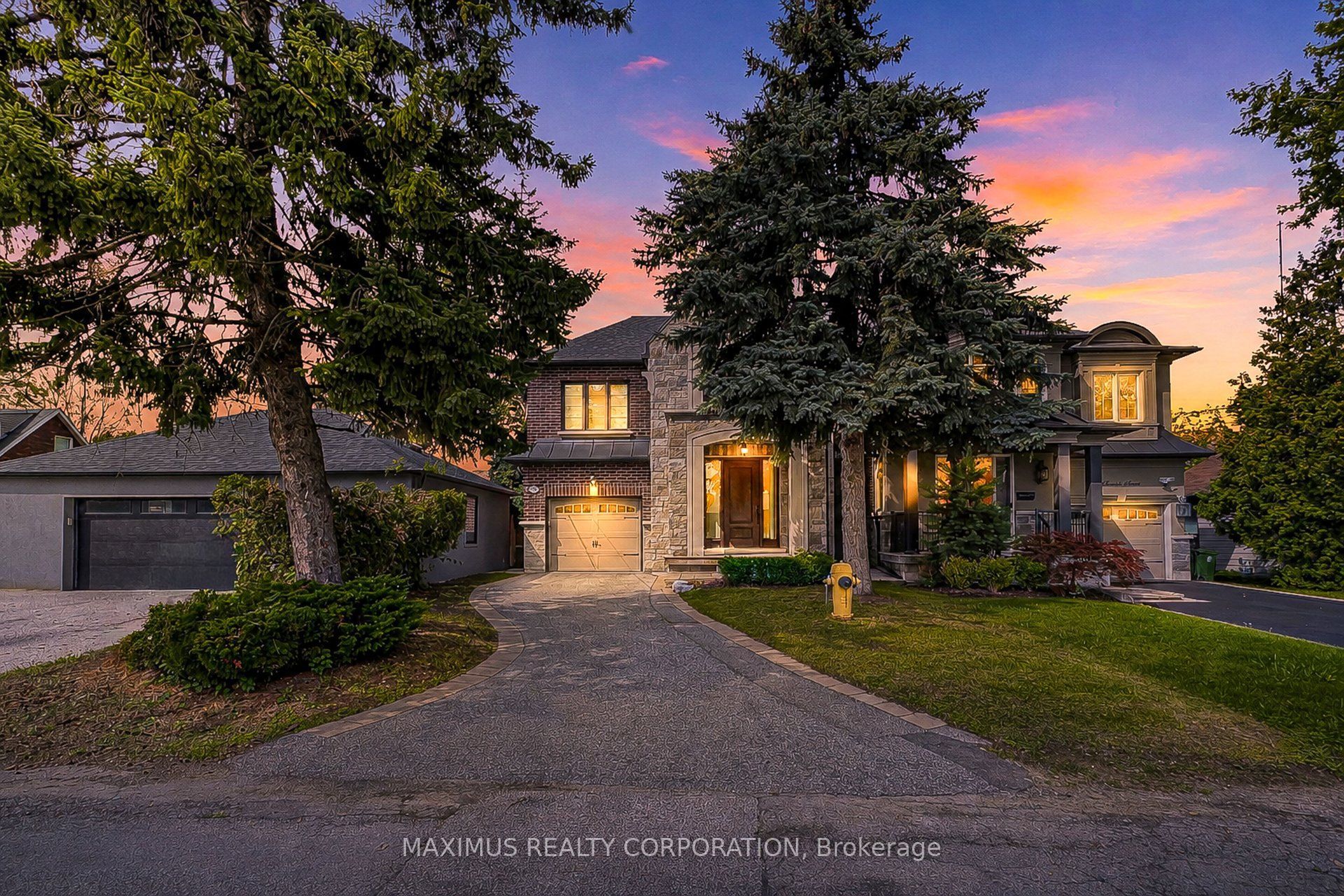 24 Brussels Street, Toronto, ON M8Y 1H3