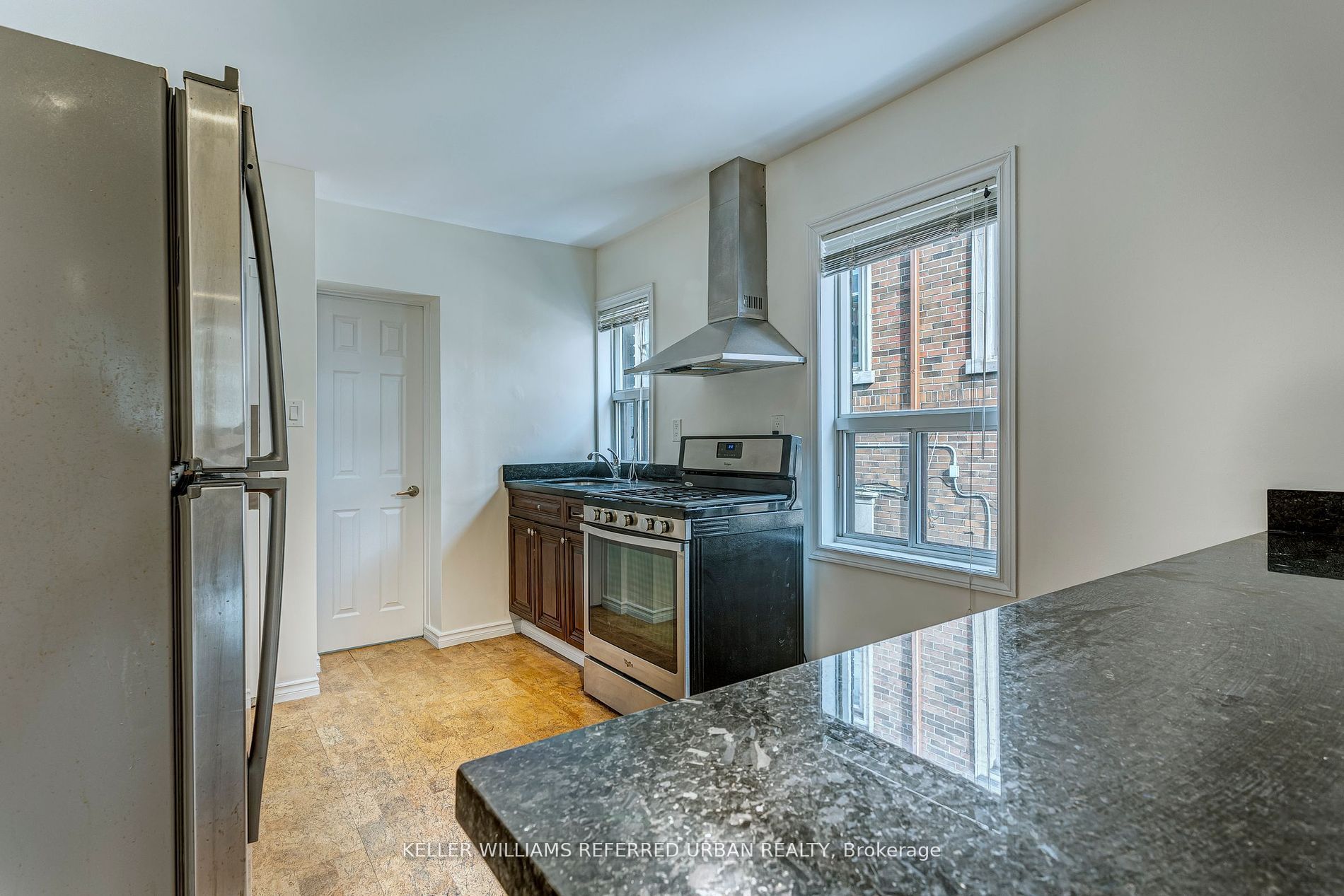 2976 Lake Shore Boulevard W 2, Toronto, ON M8V 1J9 photo 3