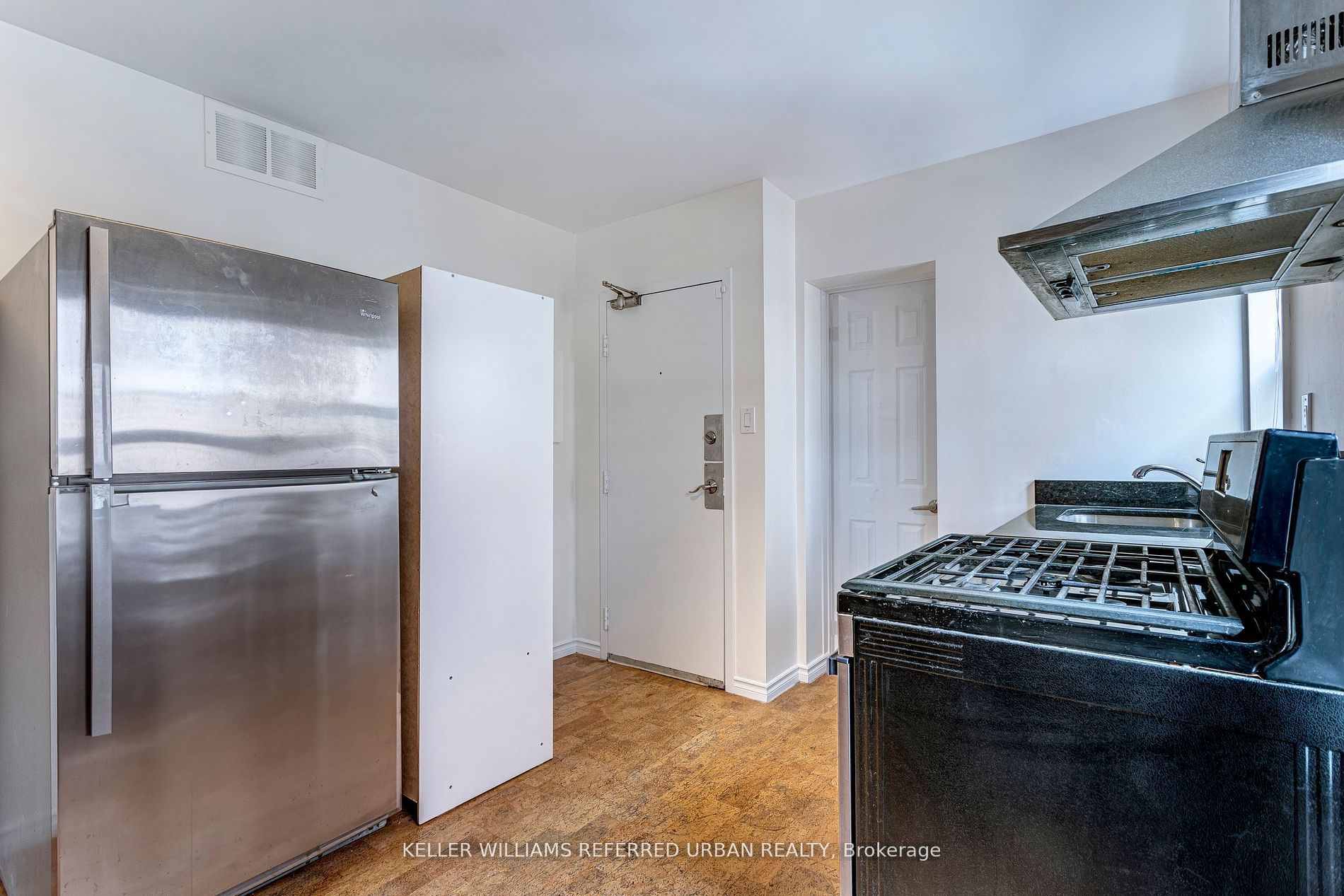 2976 Lake Shore Boulevard W 2, Toronto, ON M8V 1J9 photo 4