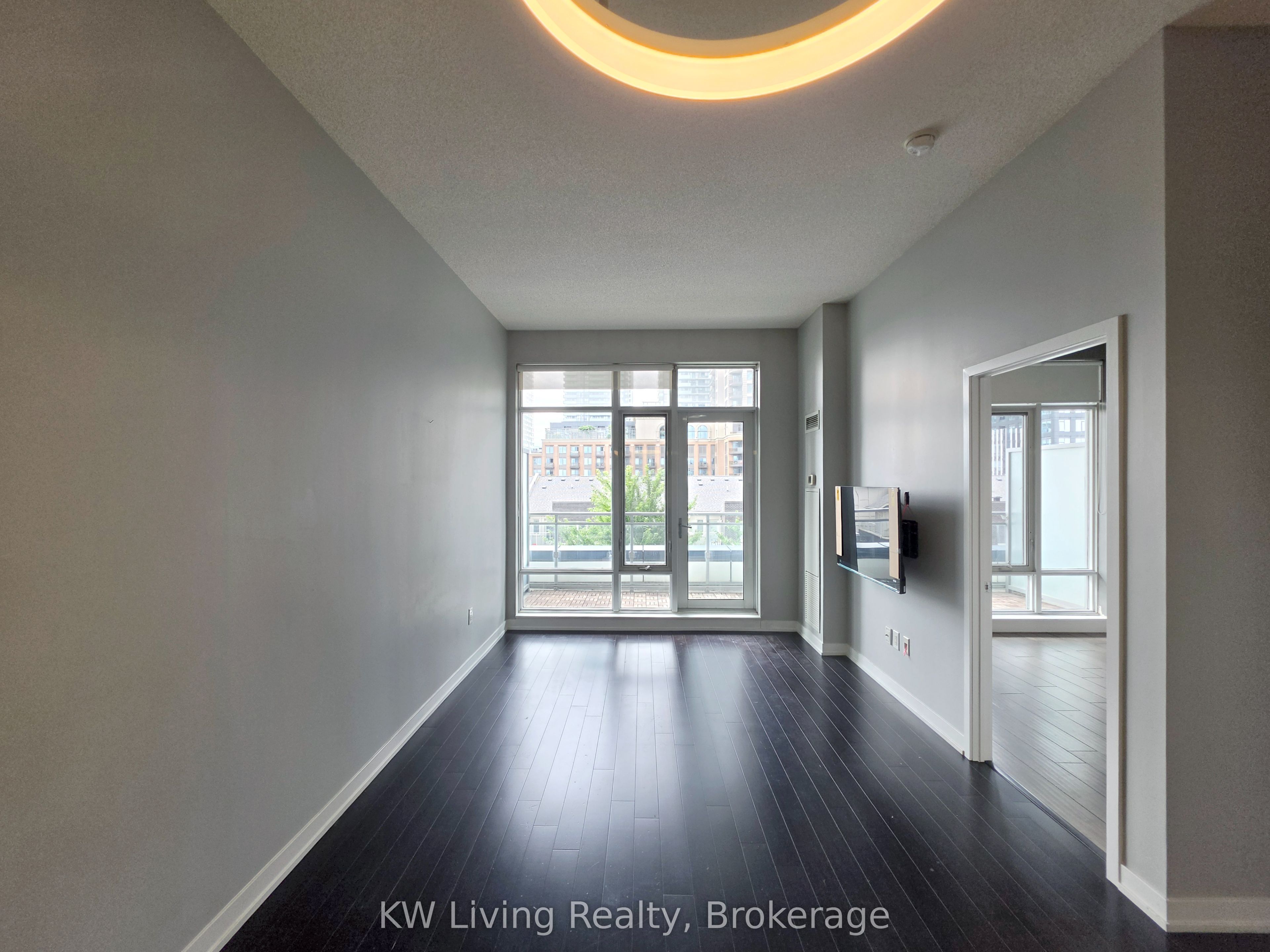 365 Prince of Wales Drive 407, Mississauga, ON L5B 0G6 photo 2