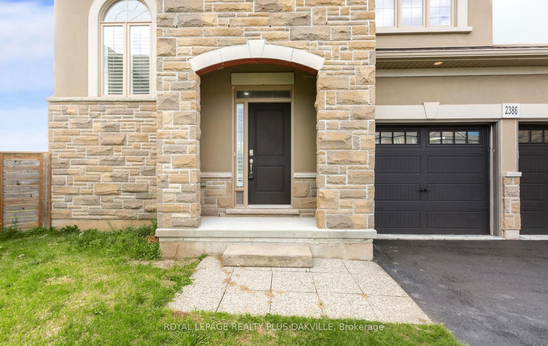 2386 Natasha Circle, Oakville, ON L6M 1P2 photo 3