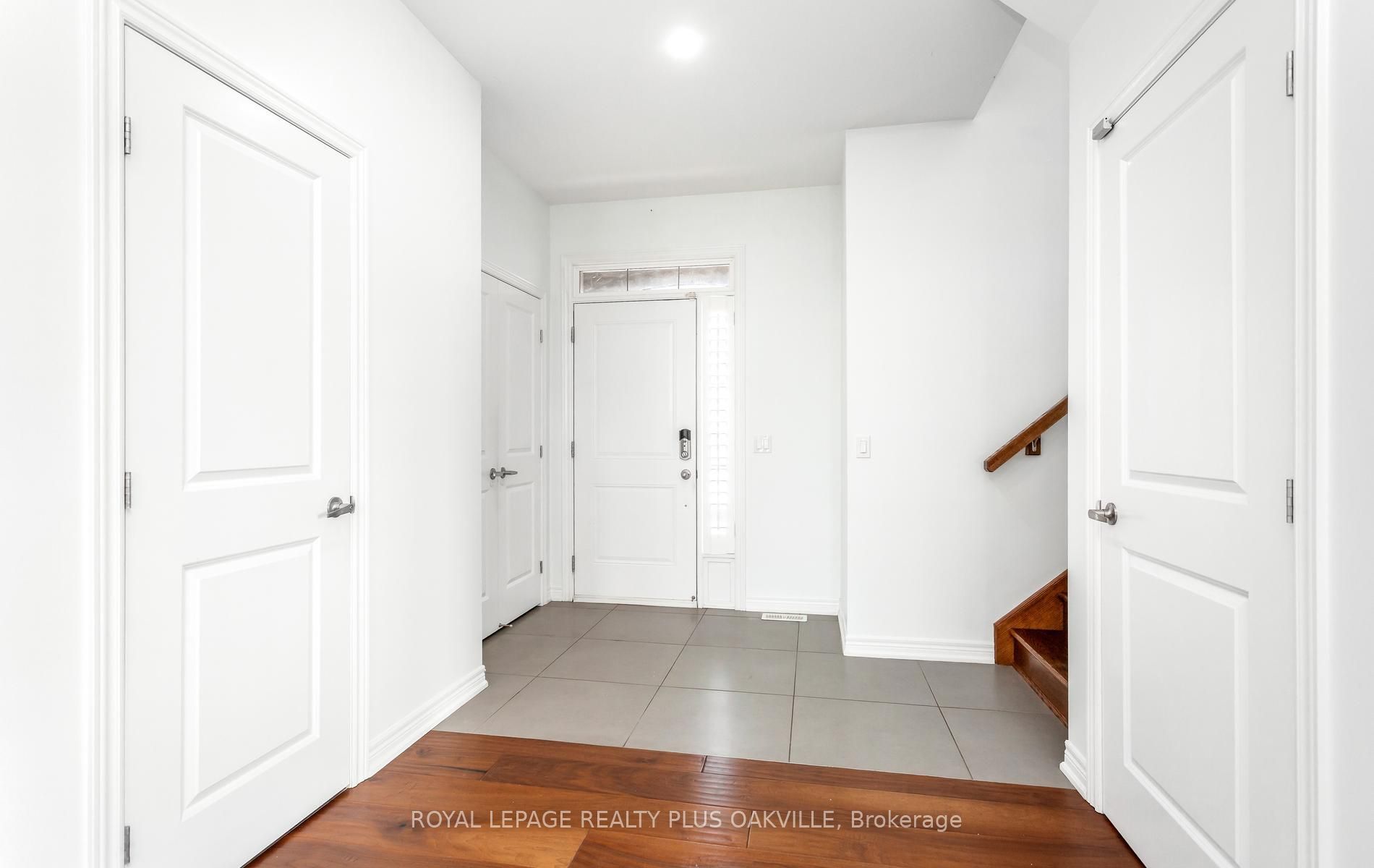 2386 Natasha Circle, Oakville, ON L6M 1P2 photo 4