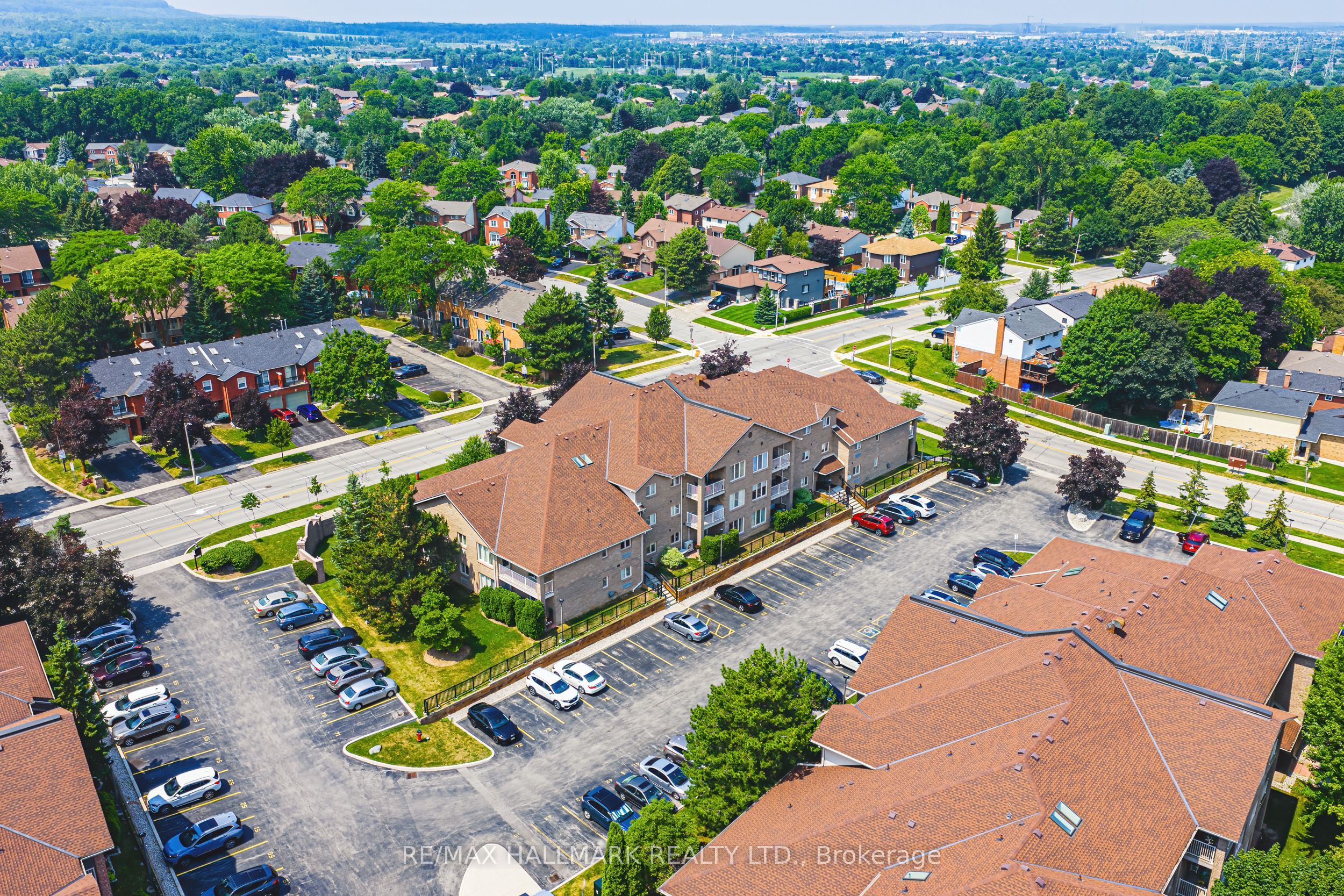 3050 Pinemeadow Drive 6, Burlington, ON L7M 3X5 photo 2