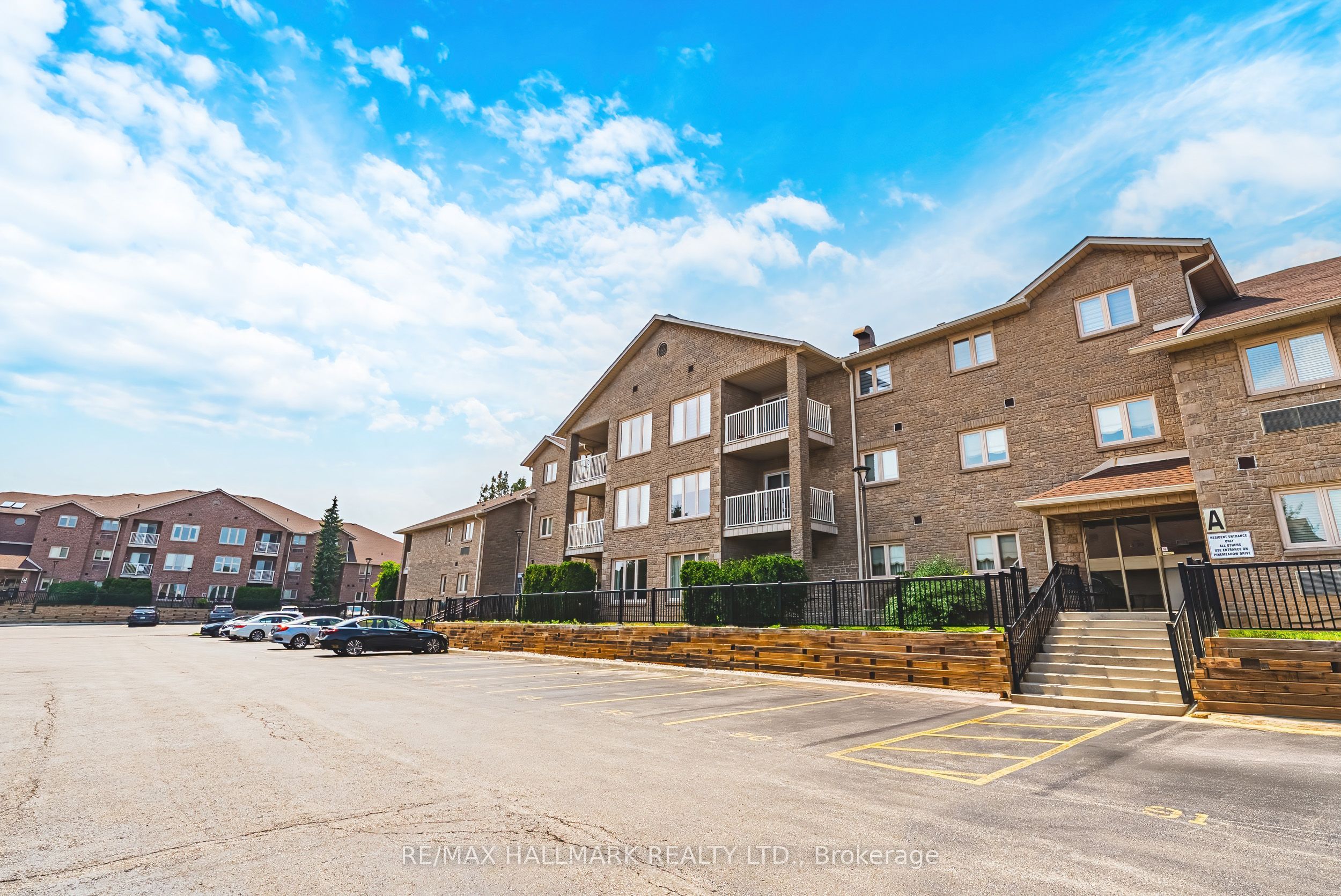 3050 Pinemeadow Drive 6, Burlington, ON L7M 3X5 photo 4
