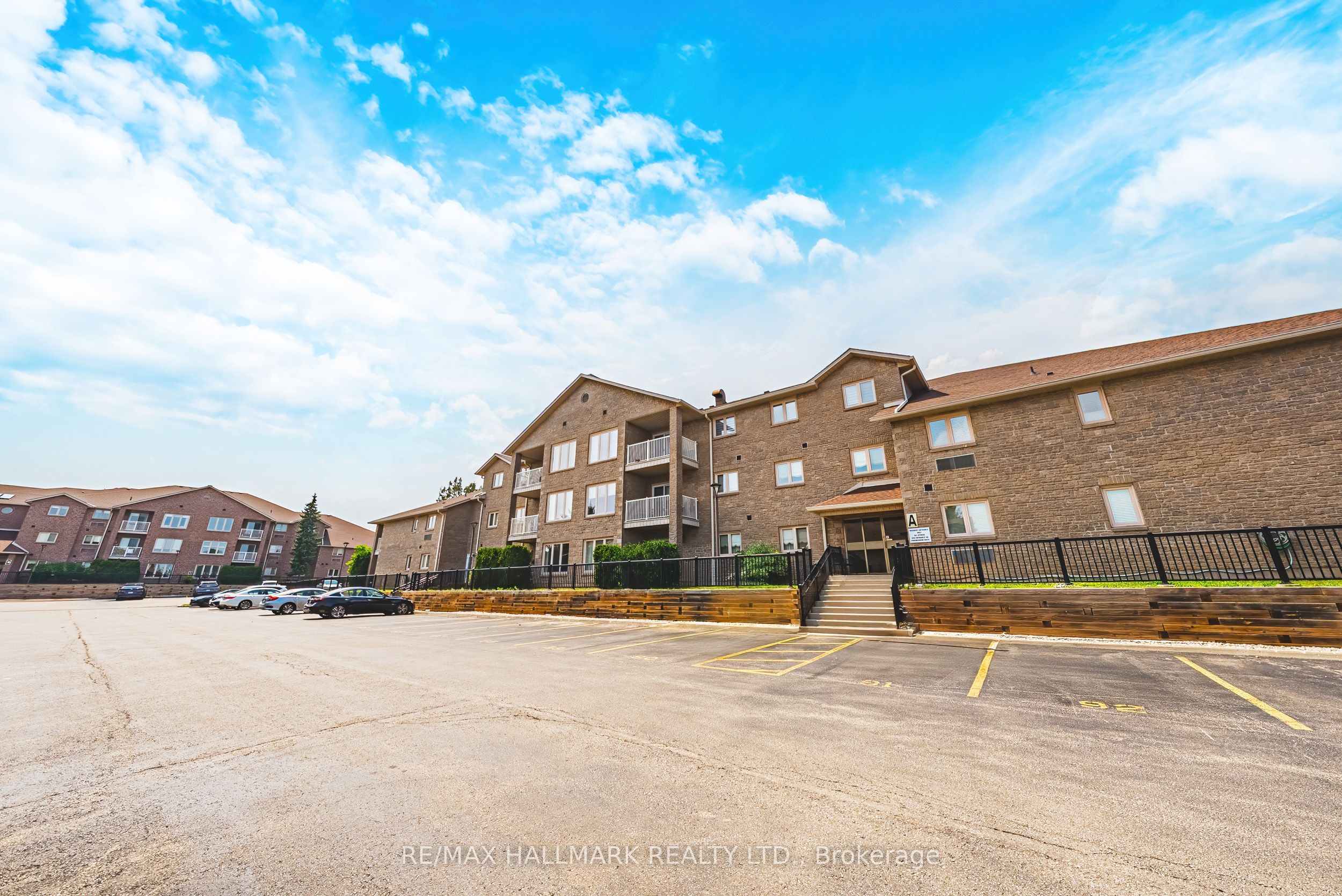 3050 Pinemeadow Drive 6, Burlington, ON L7M 3X5 photo 5