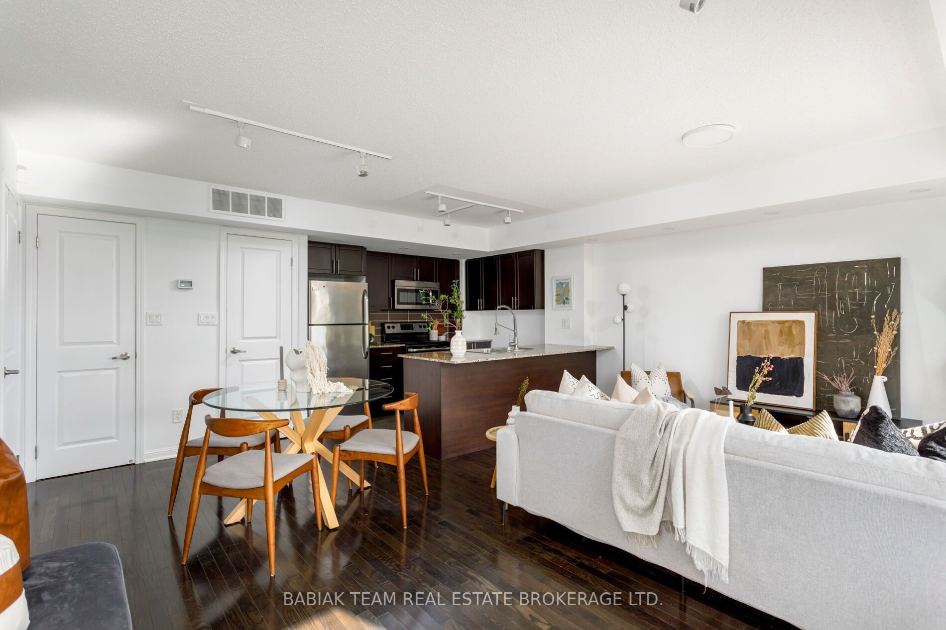 8 Foundry Avenue 258, Toronto, ON M6H 0A5 photo 3