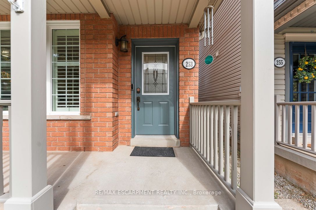 253 Gatwick Drive, Oakville, ON L6H 7K3 photo 3