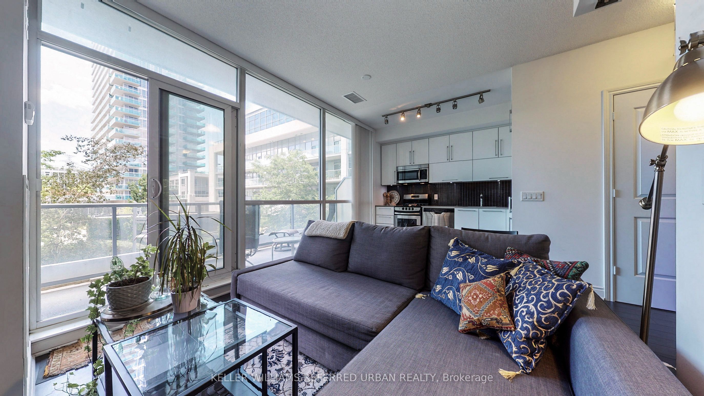 80 Marine Parade Drive 203, Toronto, ON M8V 0A3 photo 2